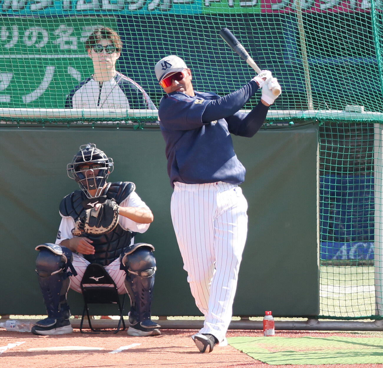 ヤクルト対阪神　試合前、打撃練習するヤクルトのホセ・オスナ（撮影・宮地輝）