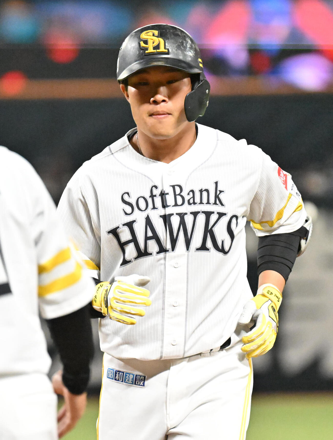 3月12日、巨人戦の5回、安打を放ったソフトバンク井上朋也