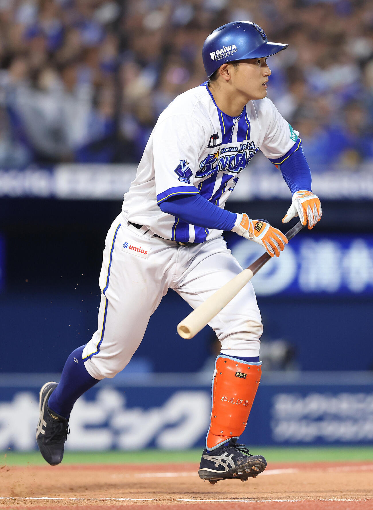DeNA対中日　2回裏DeNA1死一、三塁、右前先制適時打を放つ松尾汐恩（撮影・河田真司）