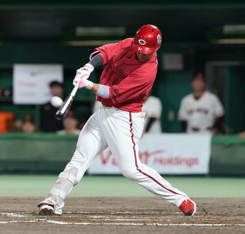 【広島】坂倉将吾が６号ソロで勝ち越し、捕手から外れ４番定着後15試合で５本塁打