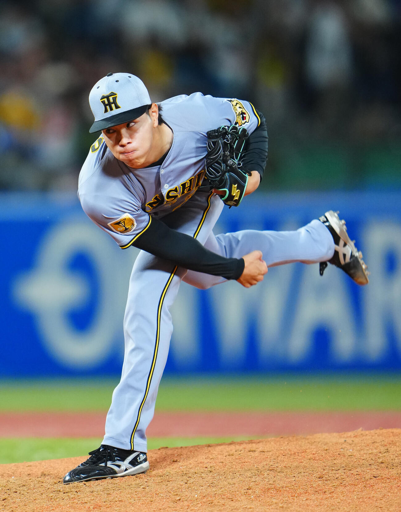 ヤクルト対阪神　8回裏、阪神3番手で登板し力投する工藤泰成（撮影・垰建太）