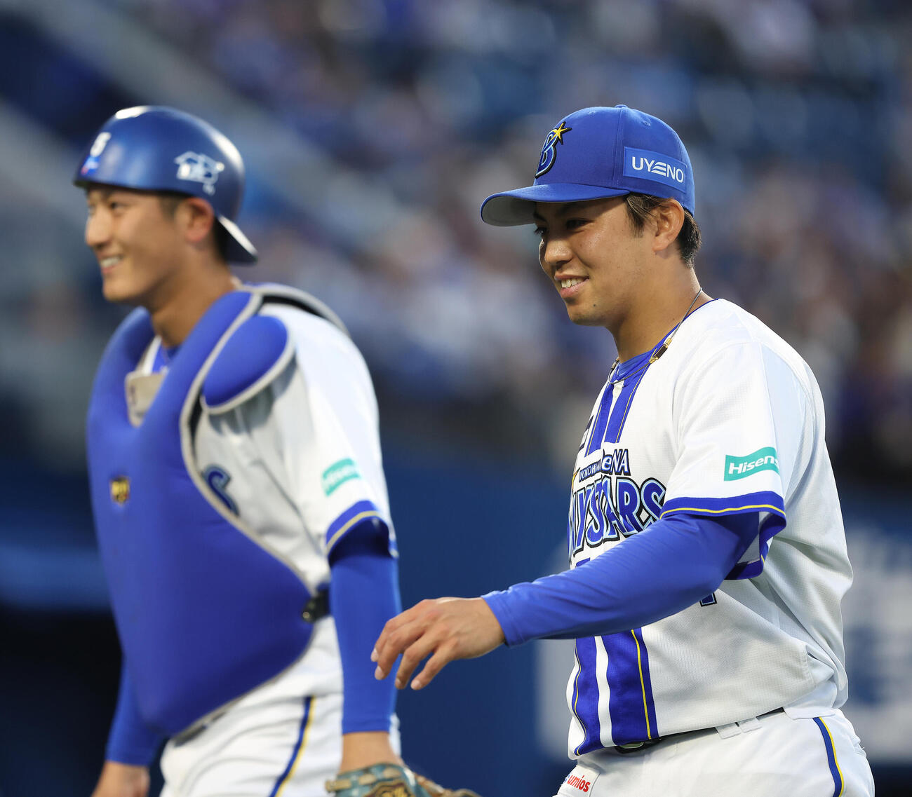 DeNA対中日　2回表を抑える松尾汐恩（左）と東克樹（撮影・河田真司）