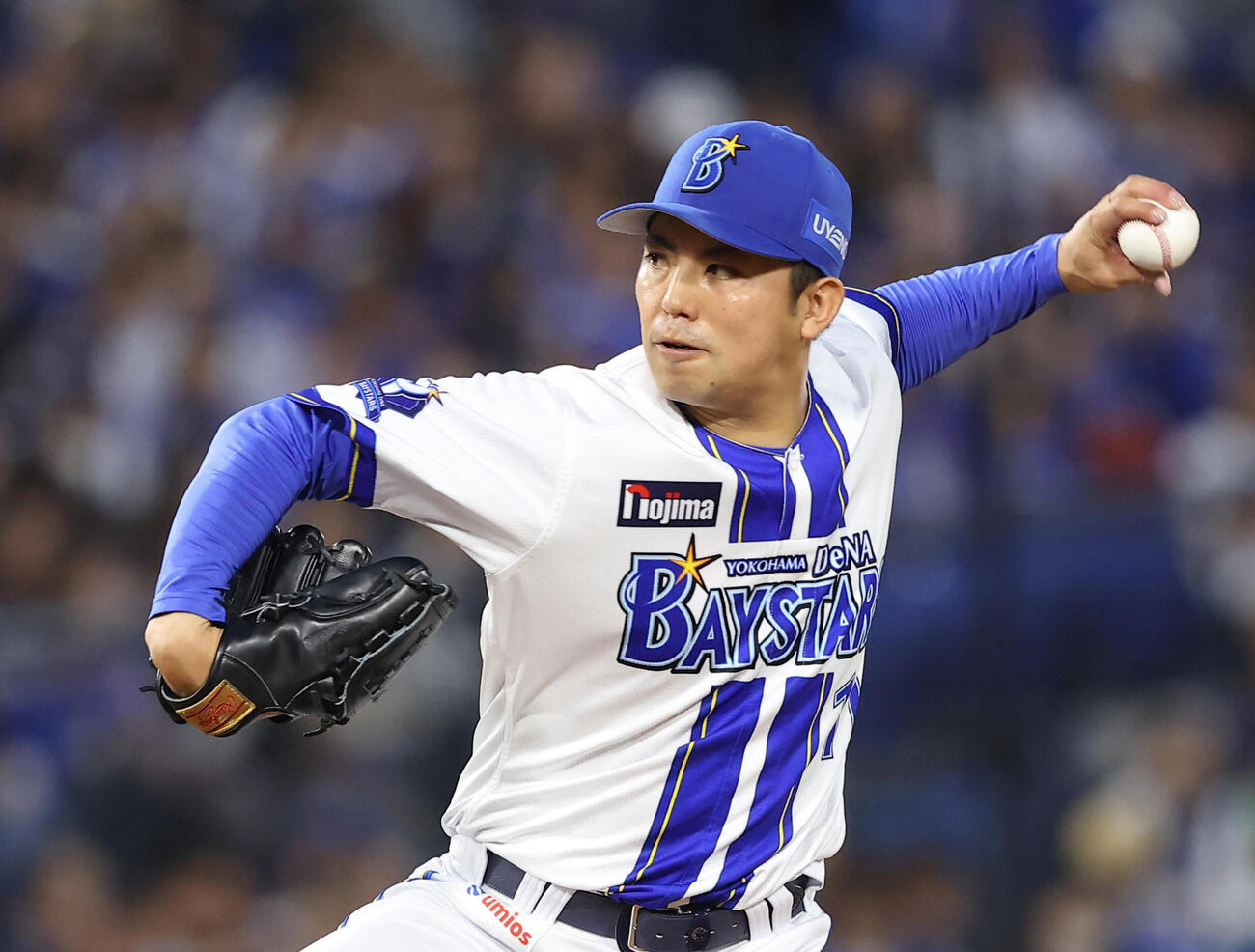 DeNA対中日　3回表、力投する東克樹（撮影・河田真司）