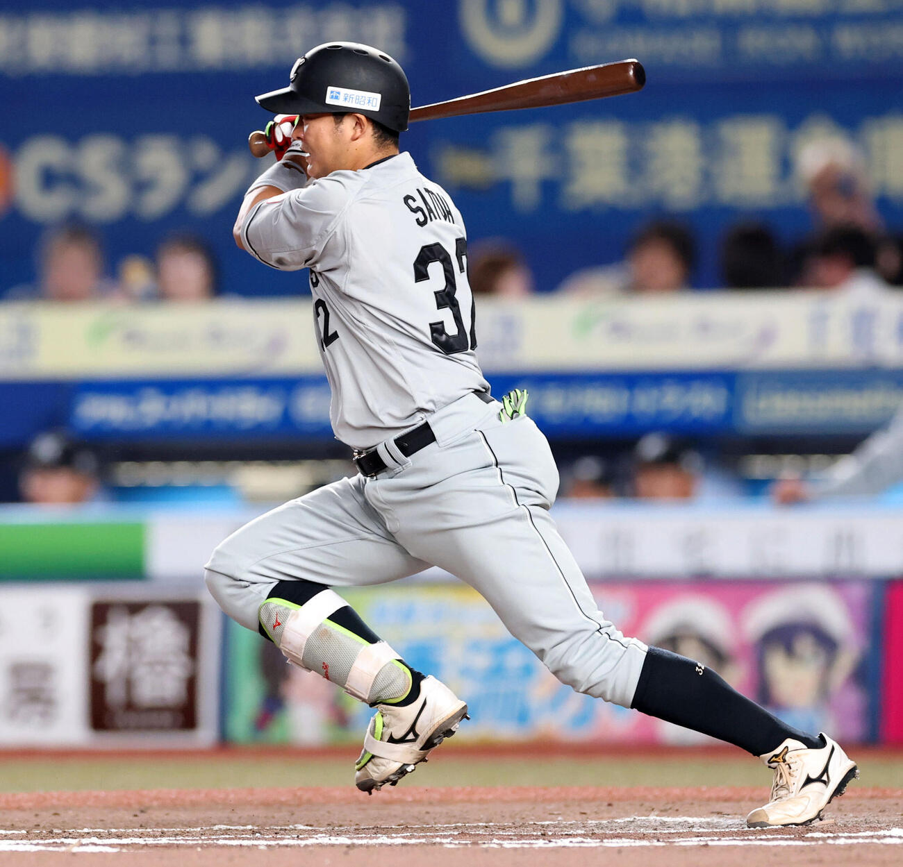 ロッテ対日本ハム　6回裏ロッテ2死一、三塁、佐藤都志也は適時打を放つ　（撮影・浅見桂子）