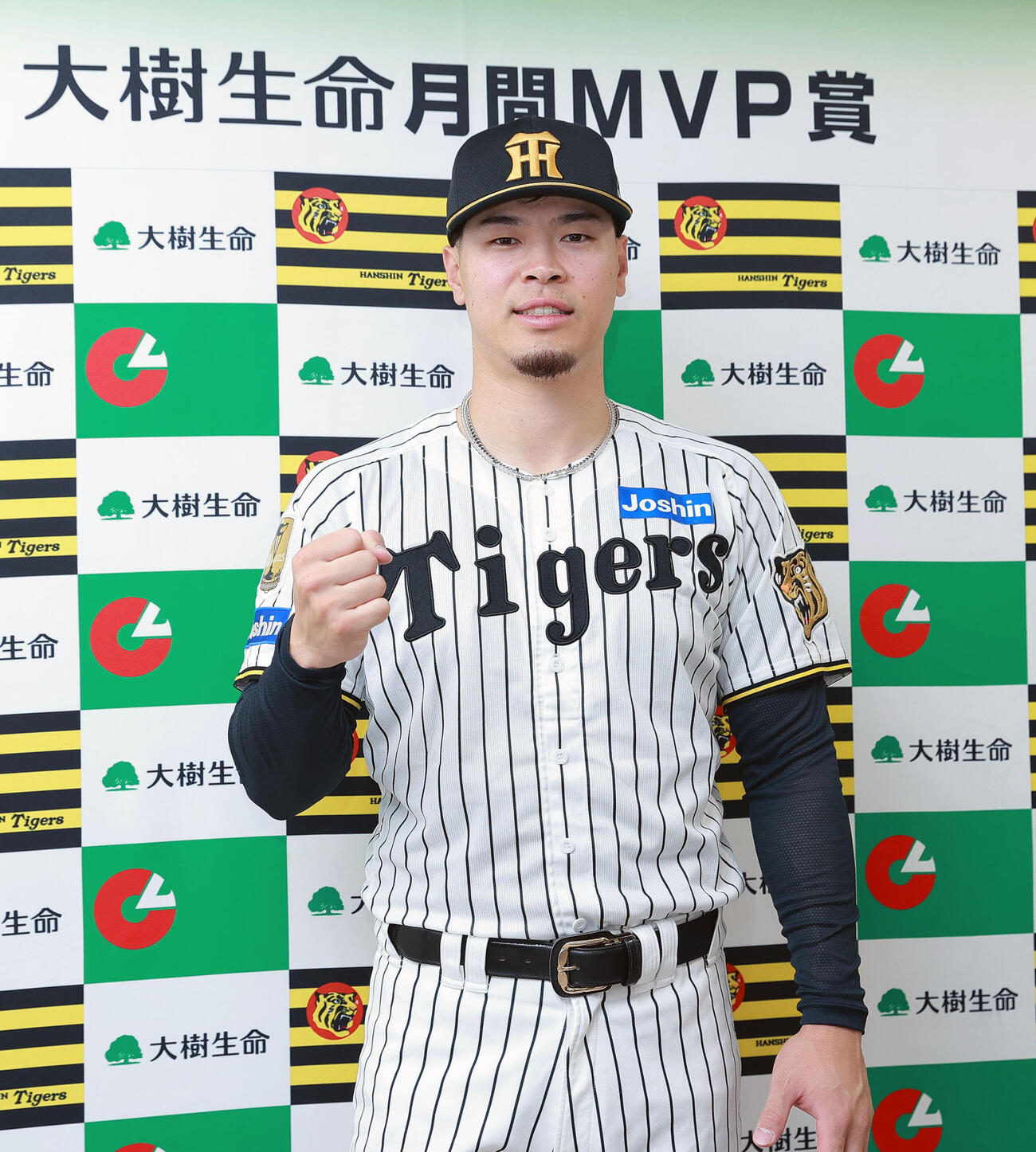 3、4月度「大樹生命月間MVP賞」を受賞した阪神佐藤輝明（撮影・上山淳一）