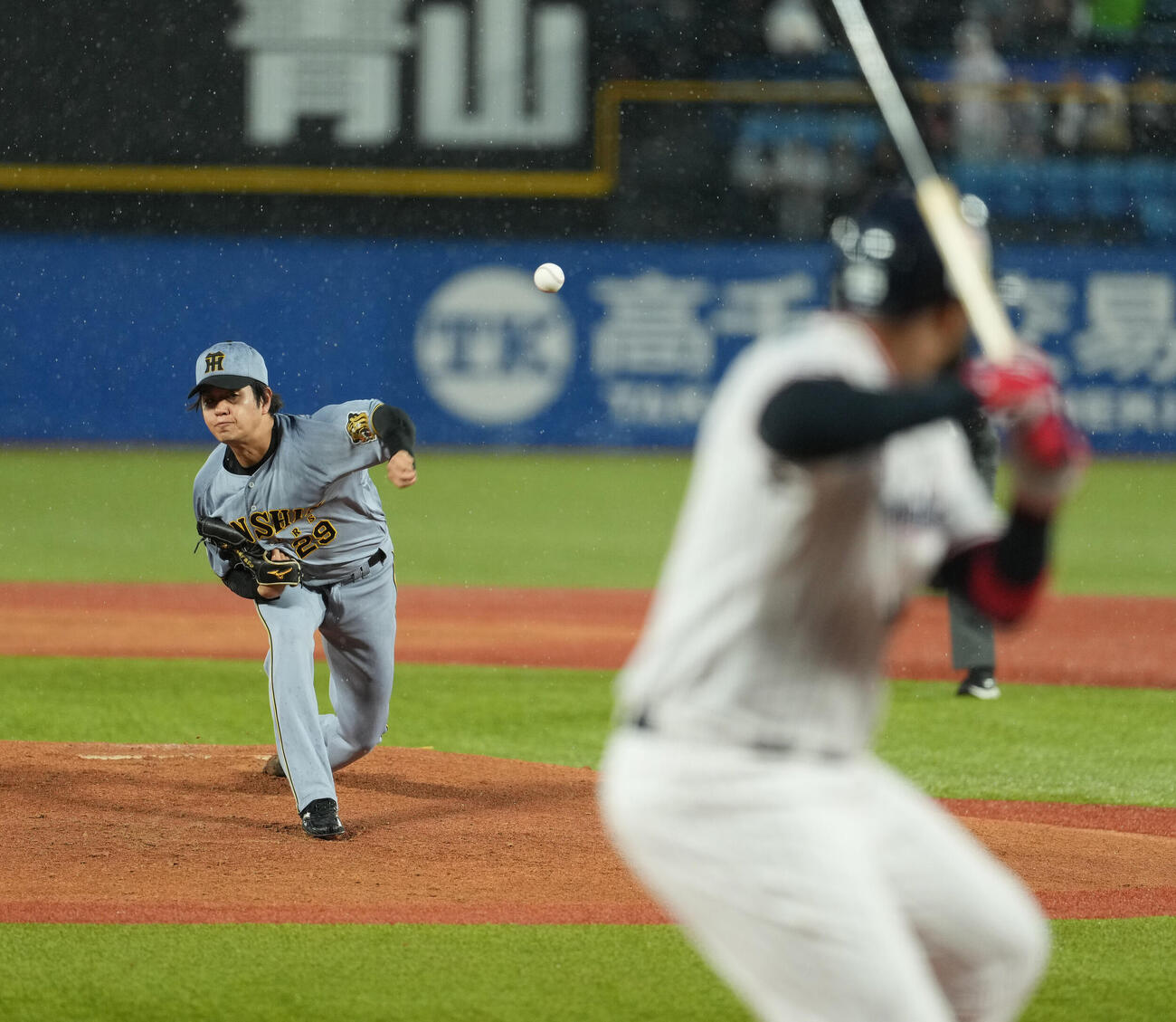 ヤクルト対阪神　阪神先発の高橋遥人（撮影・清水貴仁）