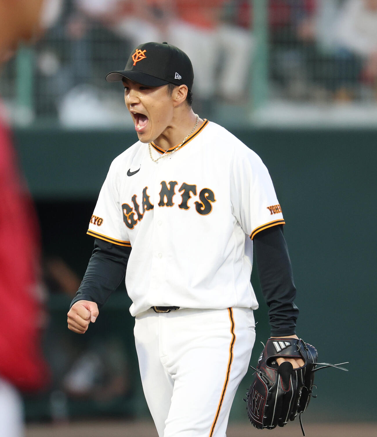 巨人対広島　3回表、ピンチをしのぎ声を上げる則本昂大（撮影・増田悦実）