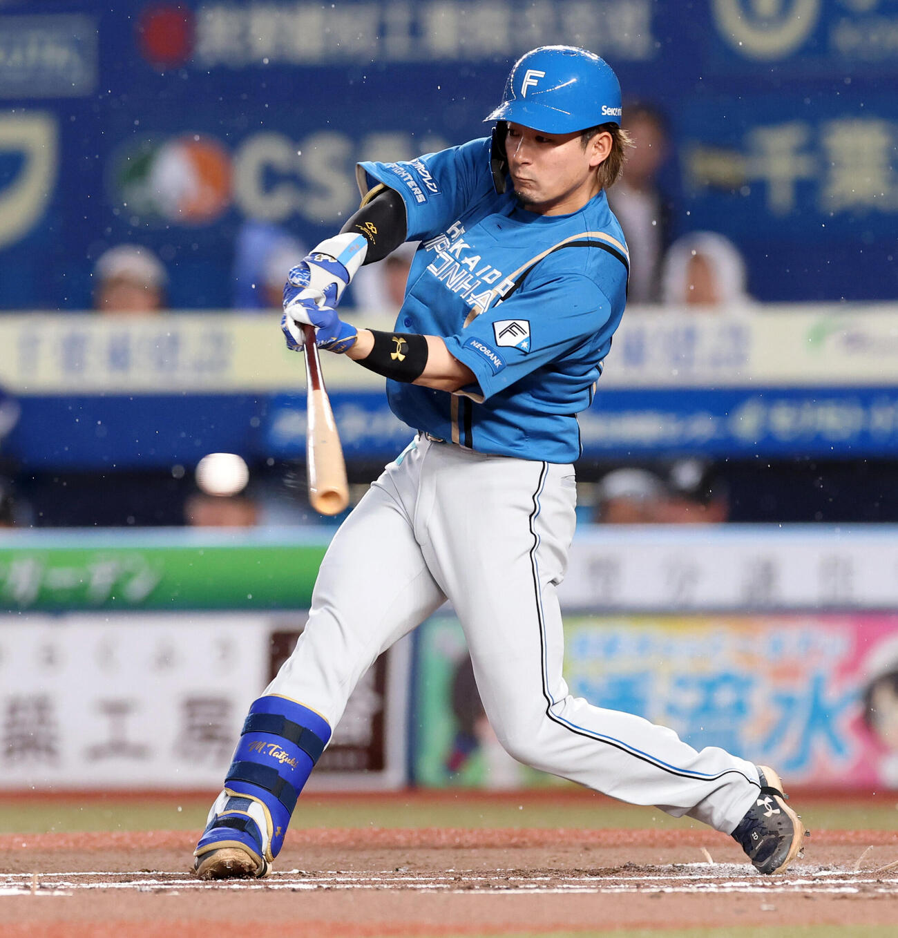 ロッテ対日本ハム　2回表日本ハム2死一、三塁、水野達稀は適時打を放つ（撮影・浅見桂子）
