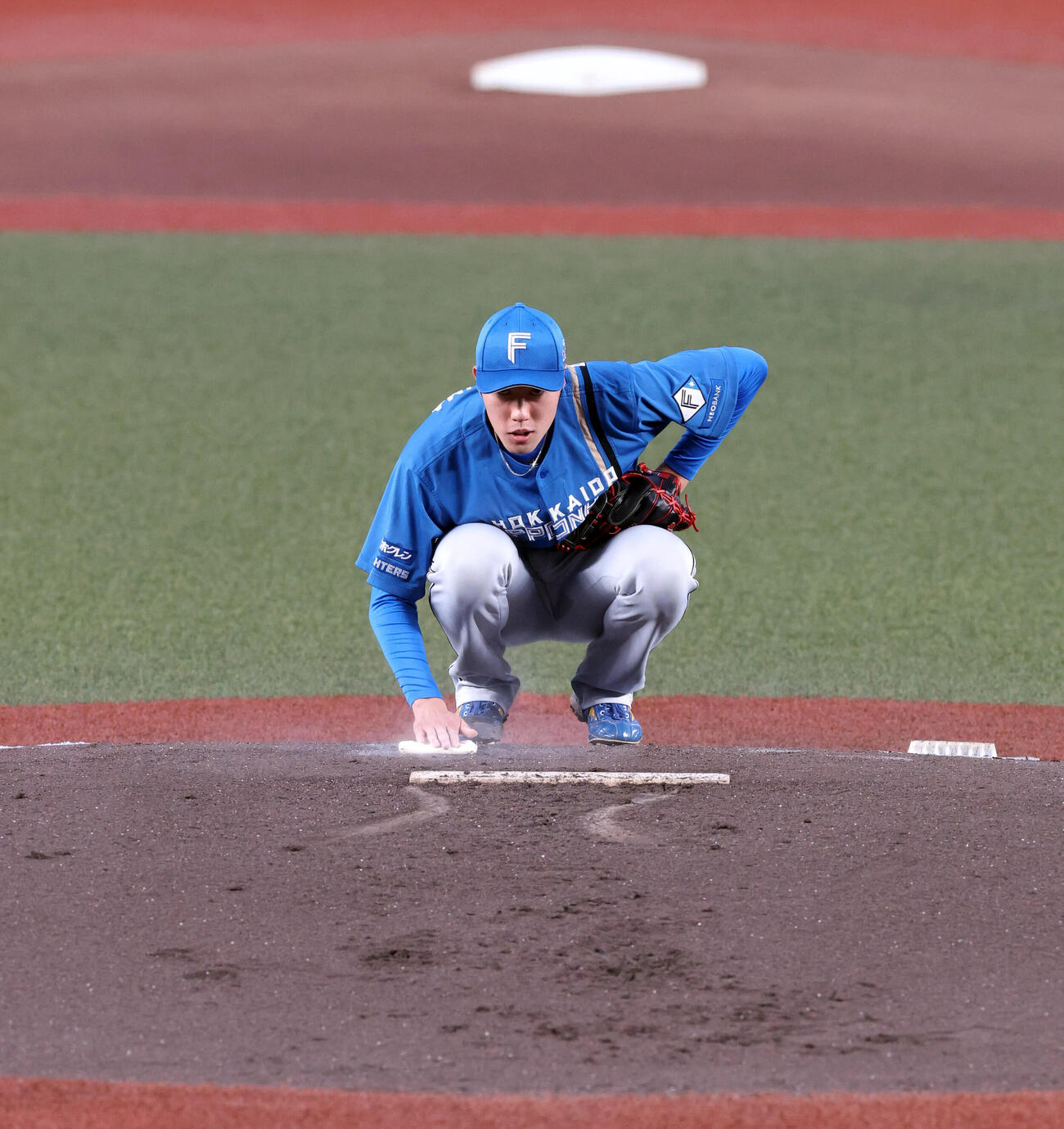 ロッテ対日本ハム　マウンドで集中する日本ハム先発の福島蓮　（撮影・浅見桂子）