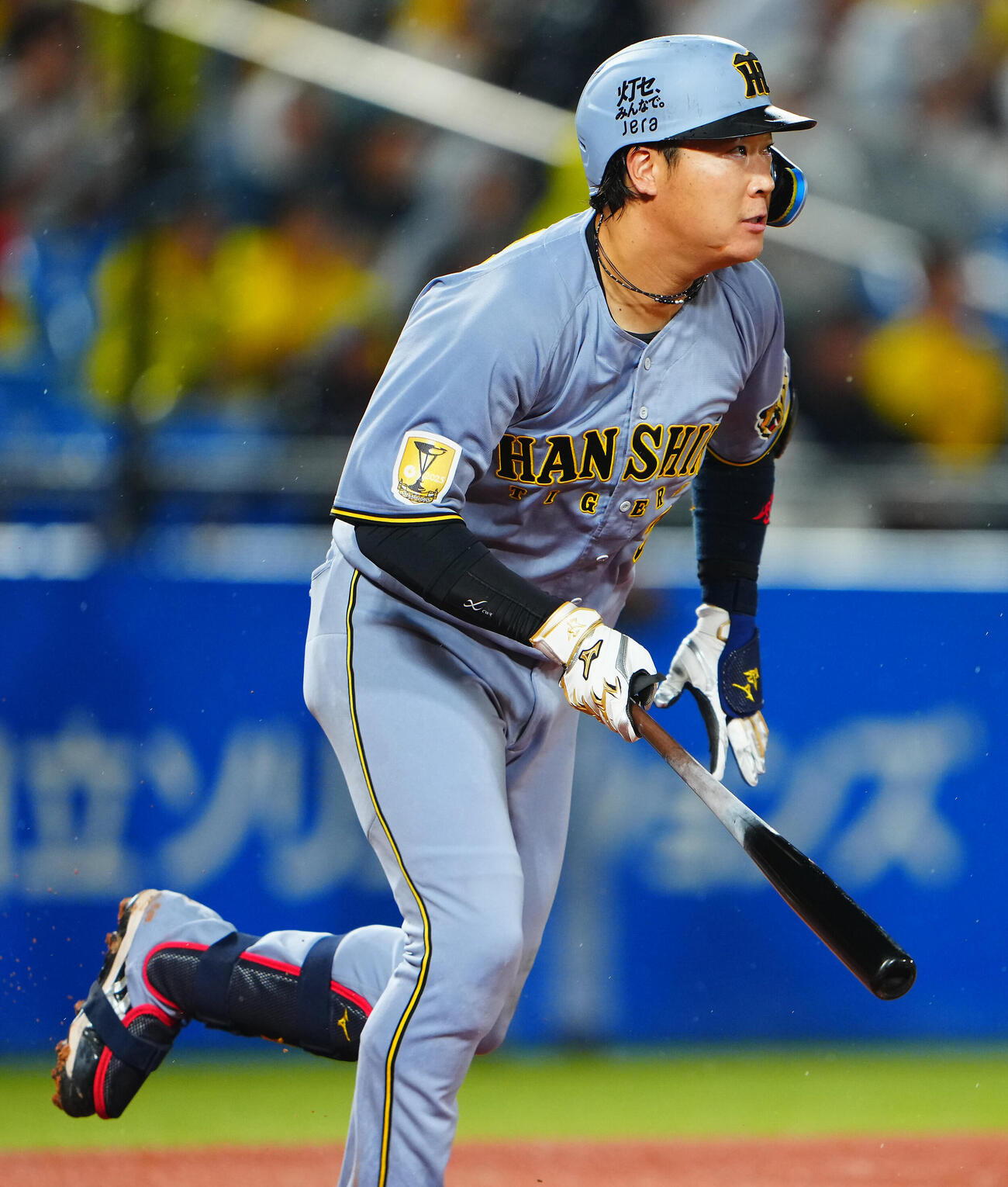 ヤクルト対阪神　3回表阪神2死二塁、適時二塁打を放つ大山悠輔（撮影・垰建太）