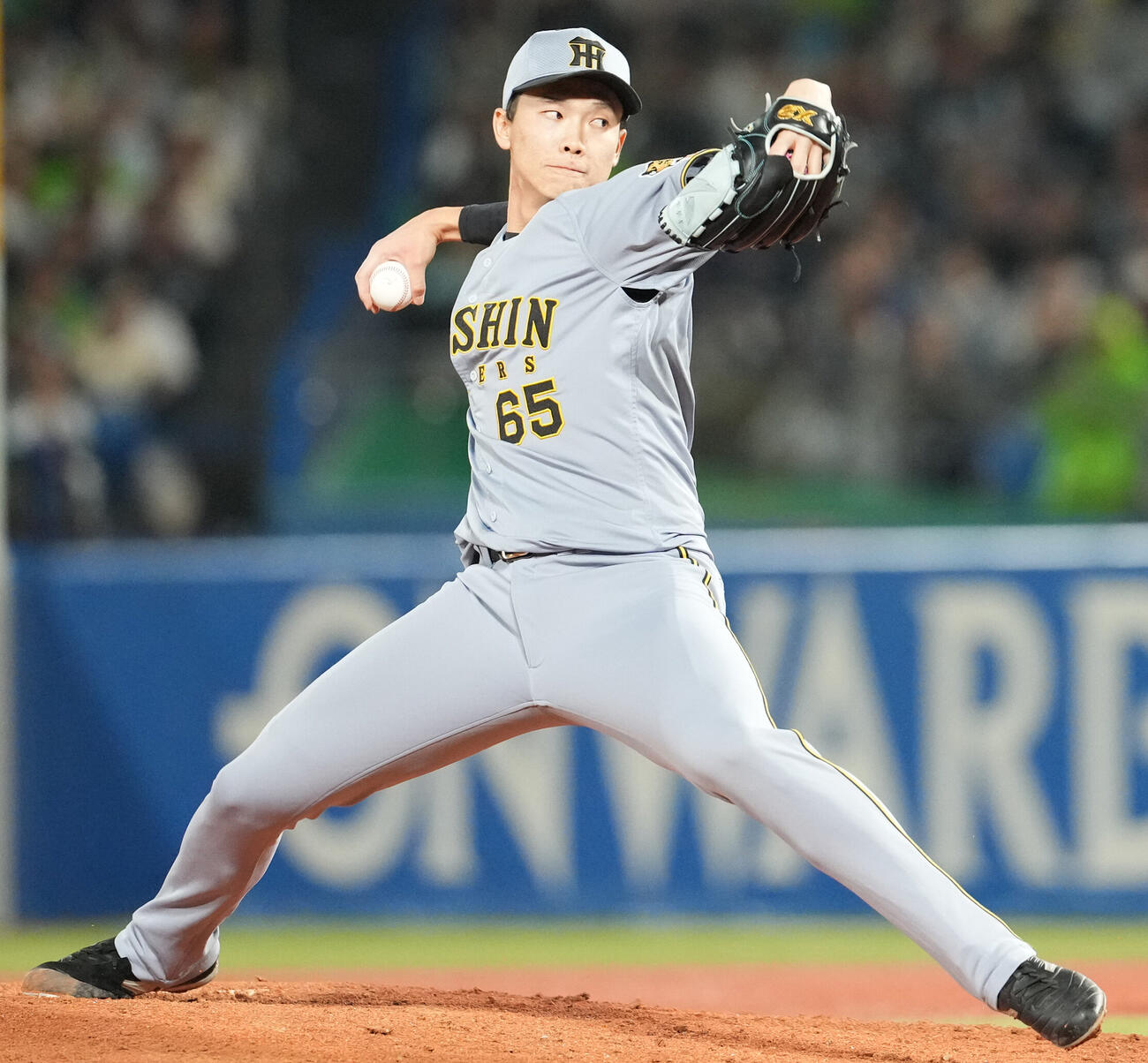 ヤクルト対阪神　7回に登板する阪神湯浅京己（撮影・清水貴仁）