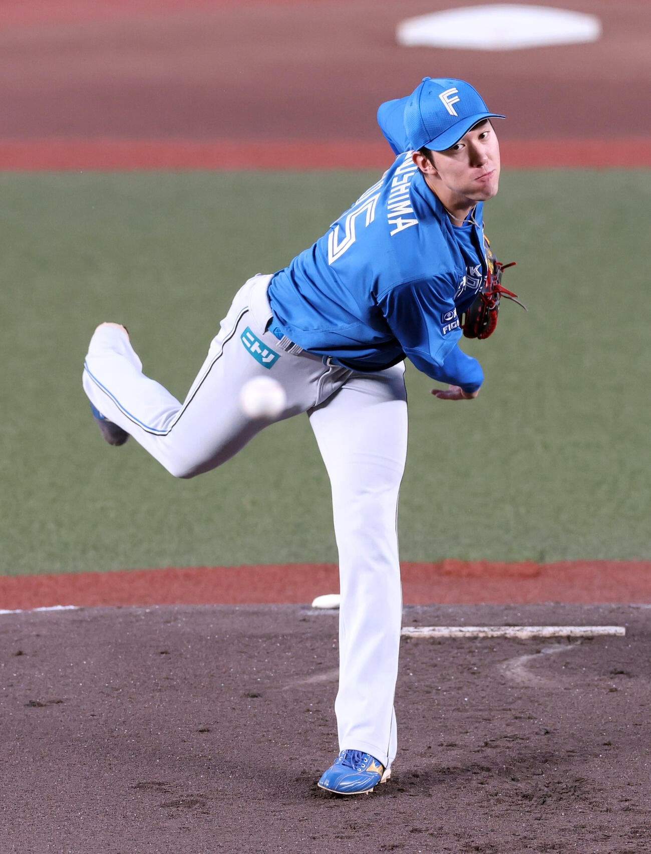 ロッテ対日本ハム　力投する日本ハム先発の福島蓮（撮影・浅見桂子）
