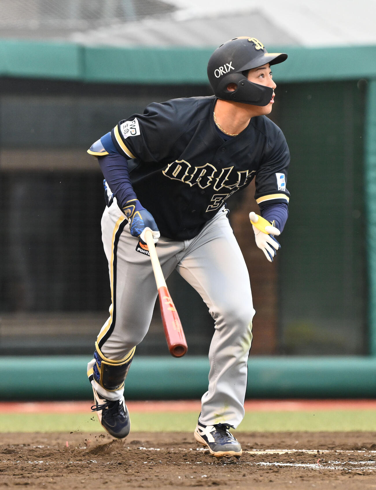 楽天対オリックス　2回表オリックス2死、来田涼斗は二塁打を放つ（撮影・滝沢徹郎）　