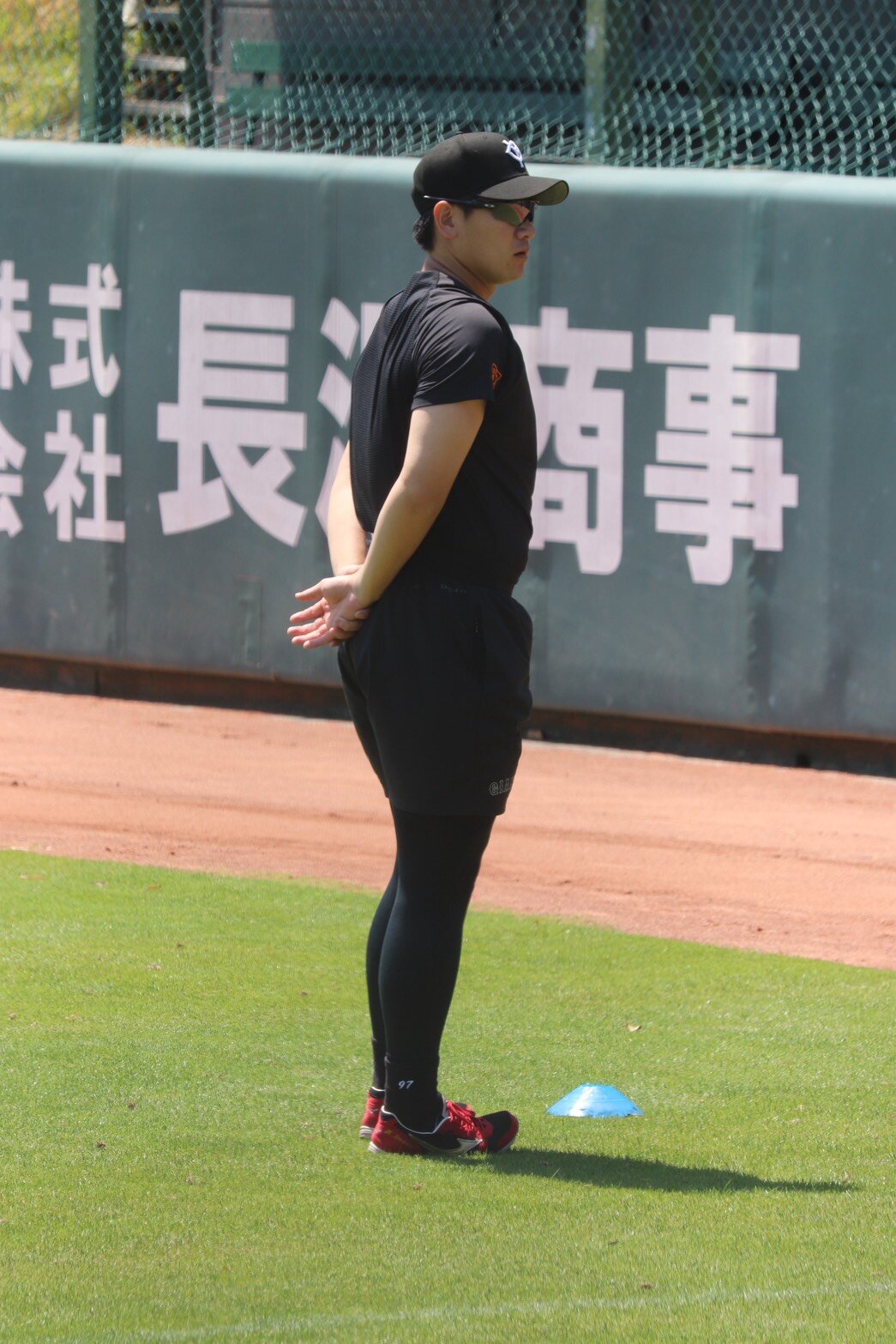 ジャイアンツ球場で練習する巨人井上温大