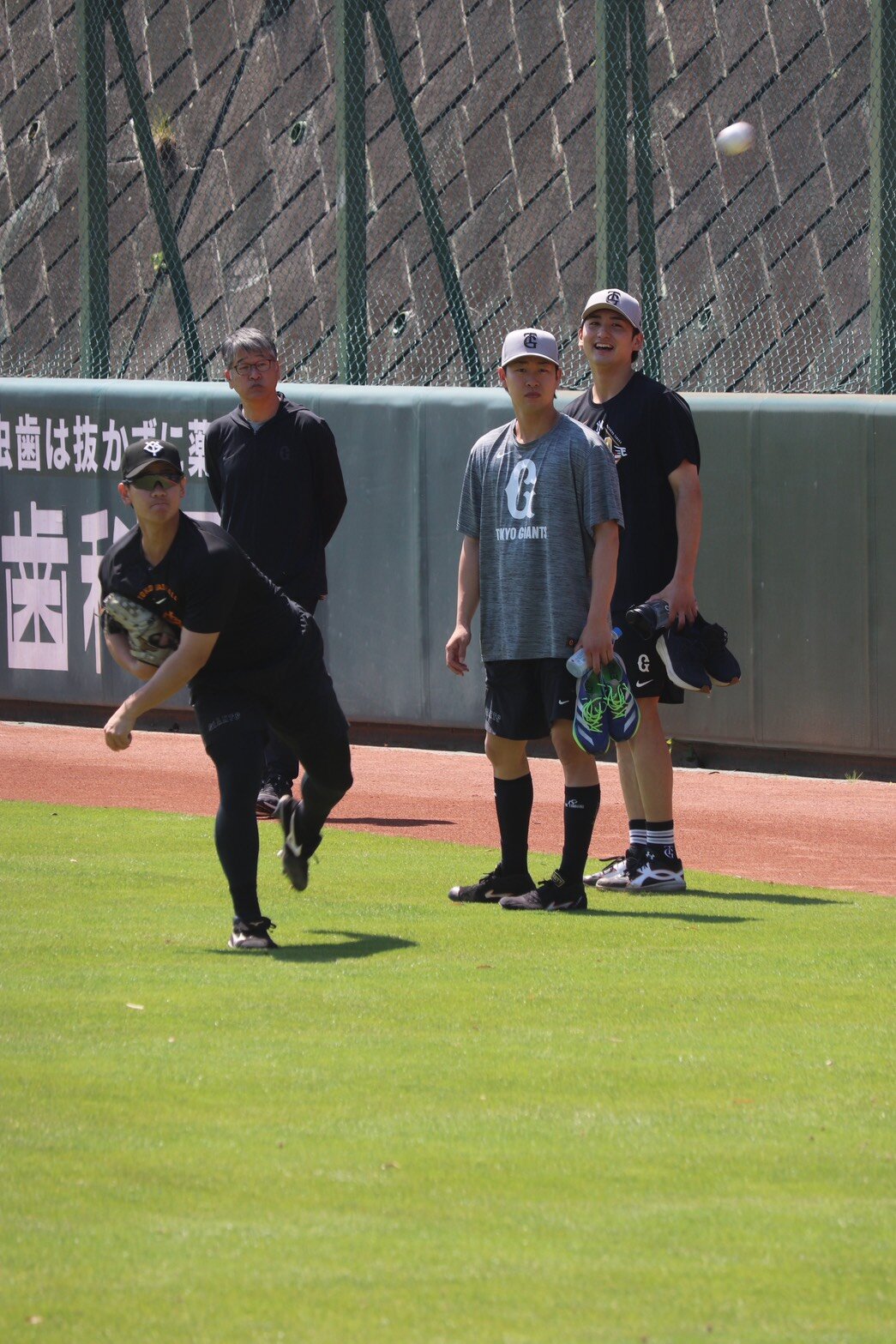 ジャイアンツ球場で練習する巨人井上温大