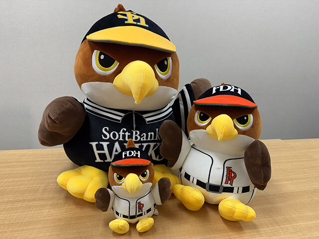 22日～24日の「タカぬい」くじ。特賞は背番号89のグラウンドコートを着用。2等、3等にはダイエーホークスバージョンが登場