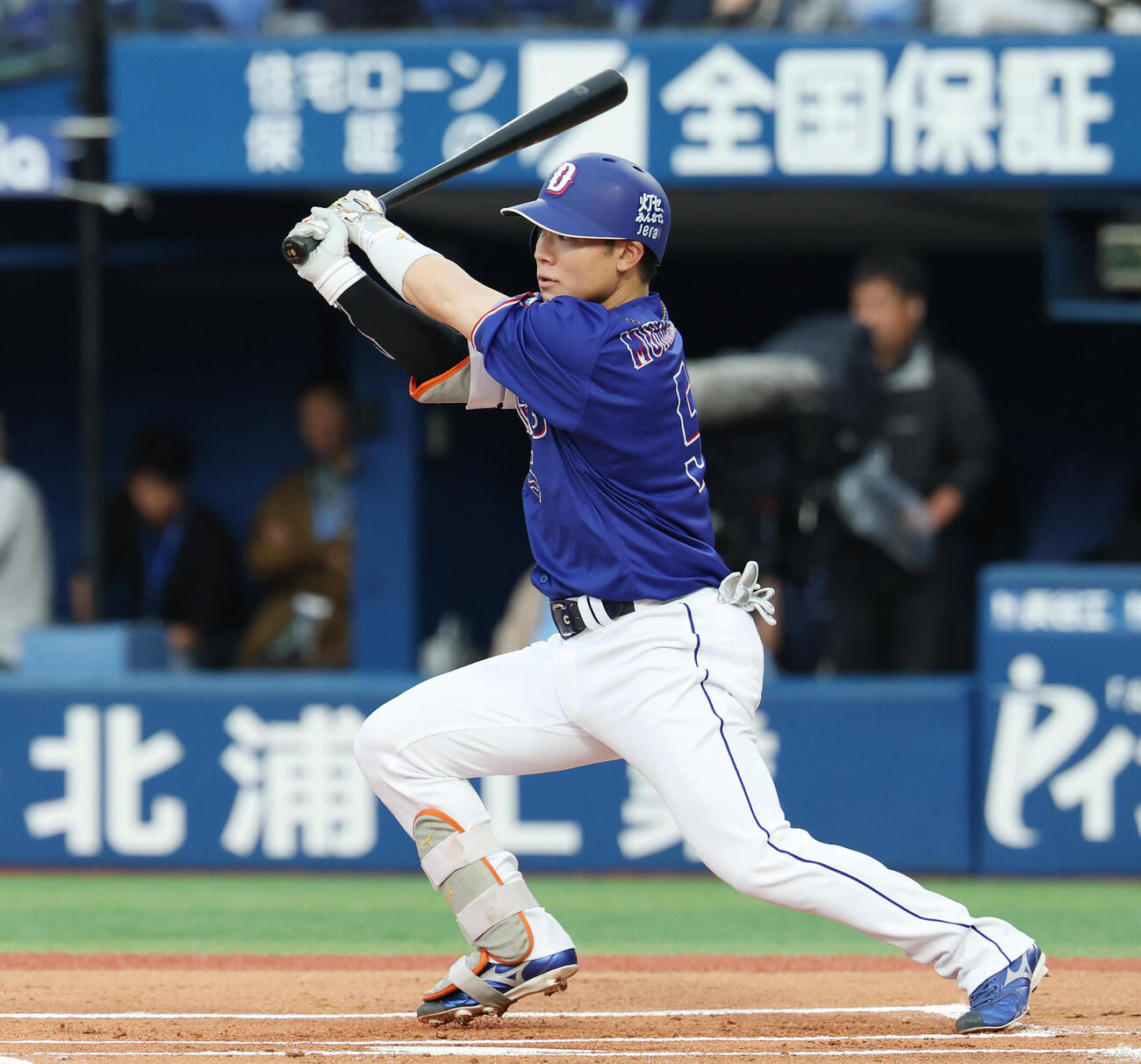 DeNA対中日　1回表中日2死、中前打を放つ村松開人（撮影・宮地輝）