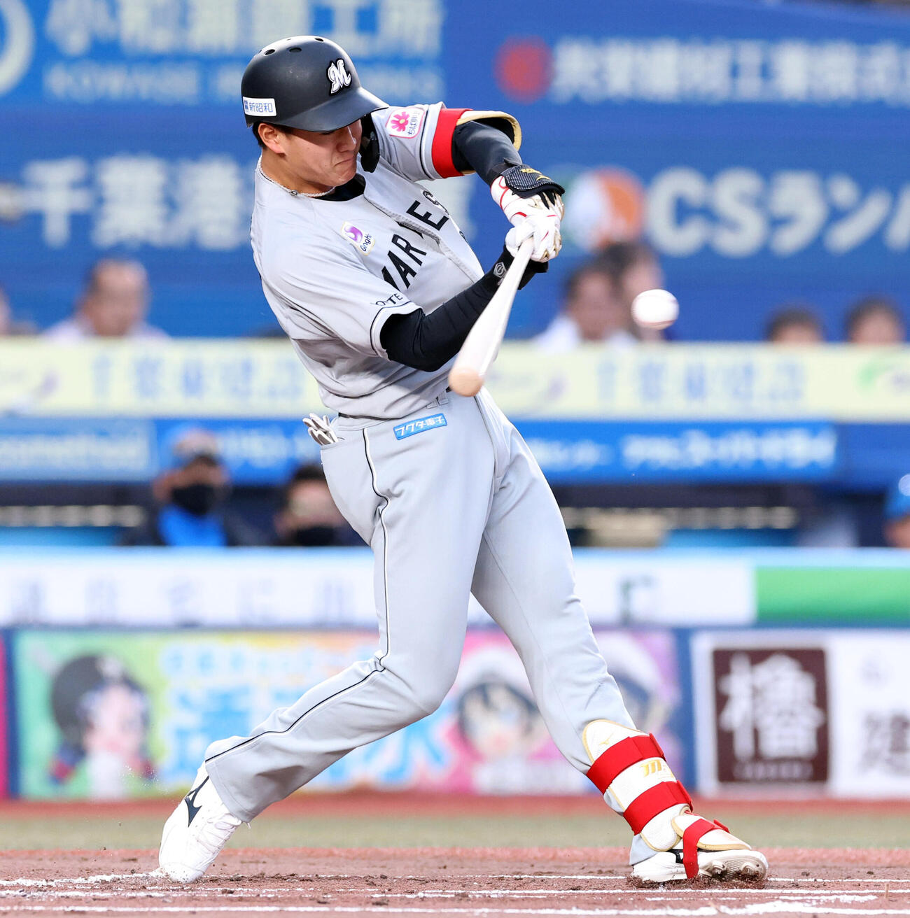 ロッテ対日本ハム　1回裏ロッテ1死三塁、西川史礁は先制適時打を放つ（撮影・浅見桂子）