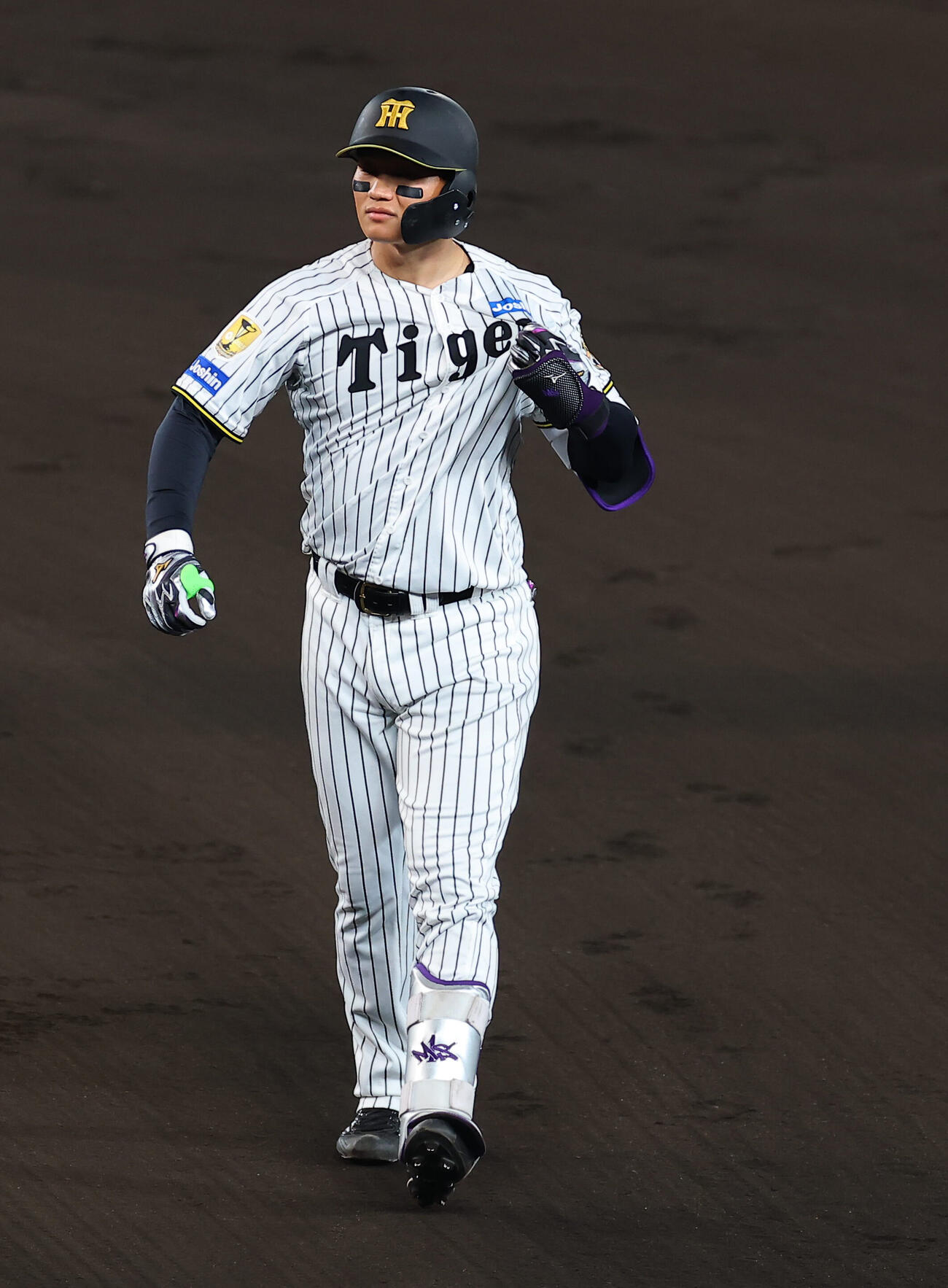 阪神対広島　6回裏阪神2死、大飛球を放つも中飛に倒れた森下翔太は厳しい表情を見せる（撮影・上田博志）
