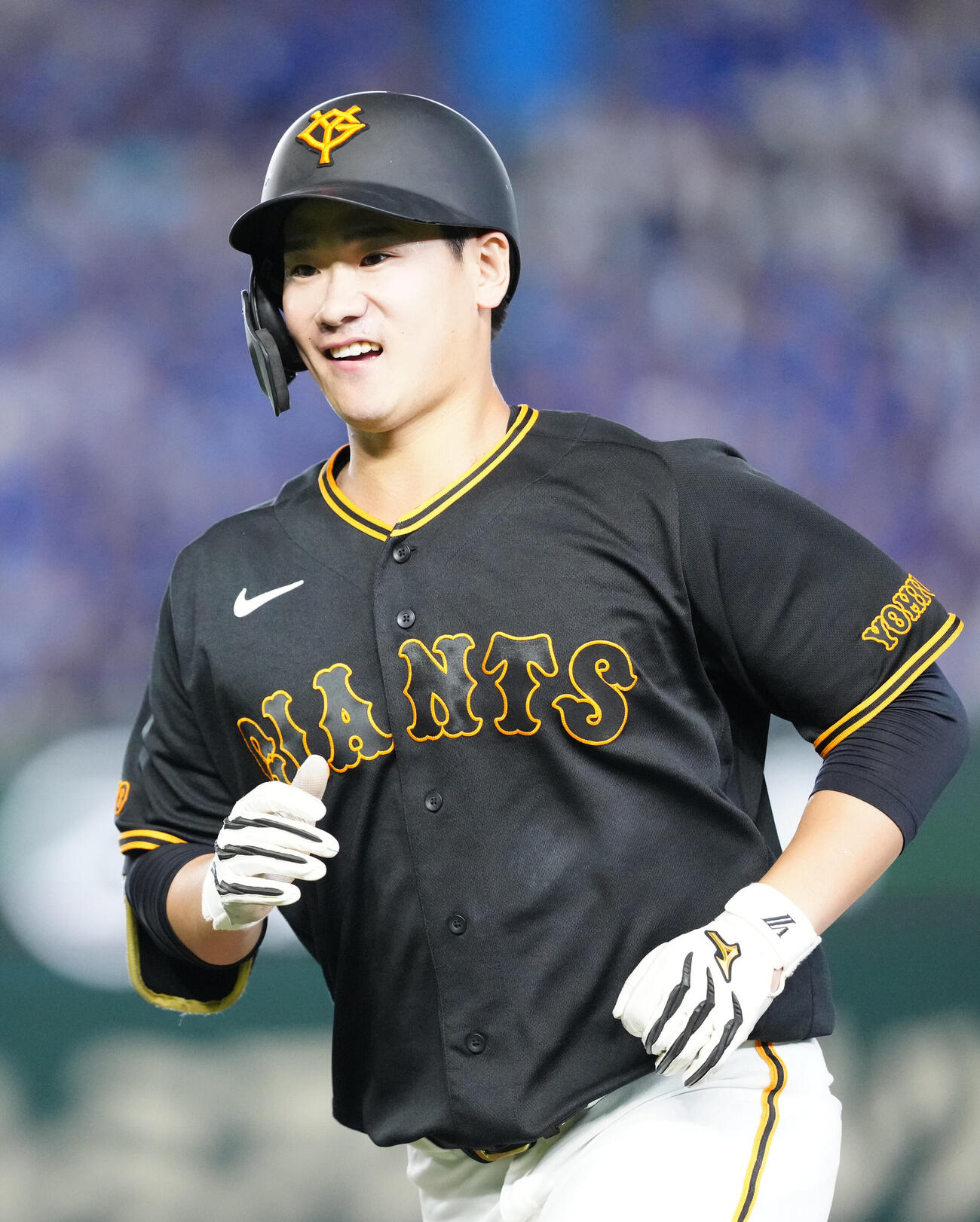 巨人対DeNA 5回裏巨人1死三塁、犠飛を放った井上温大（撮影・江口和貴）