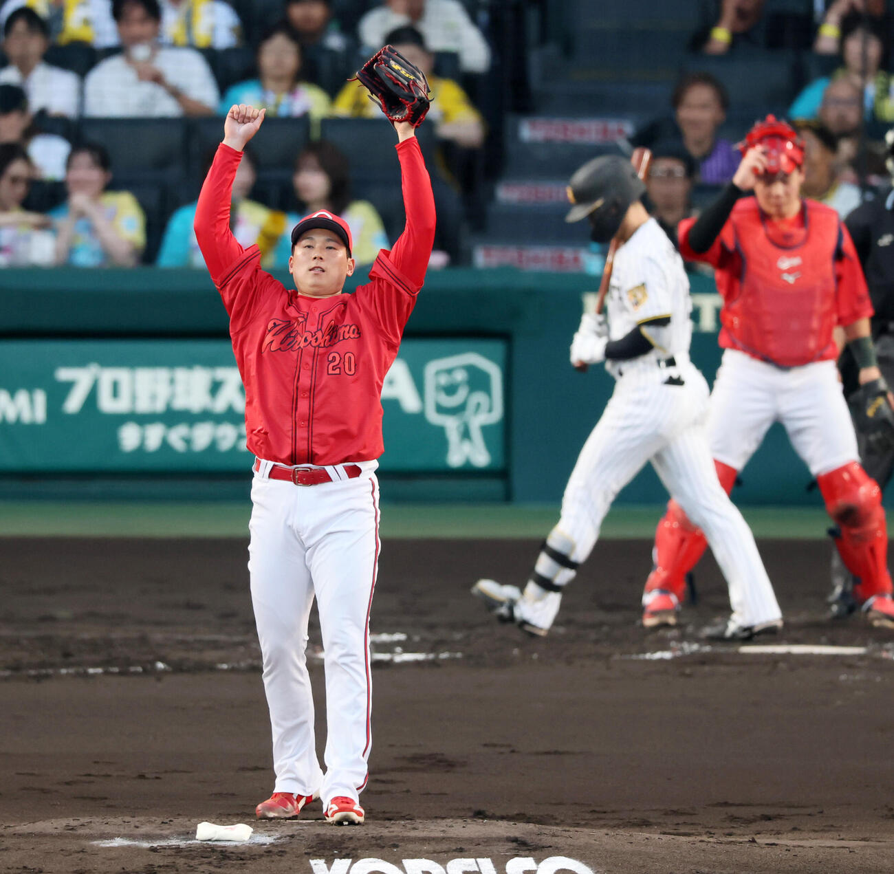 阪神対広島　2回裏阪神1死、栗林良吏は坂本誠志郎を三振に仕留める（撮影・加藤哉）