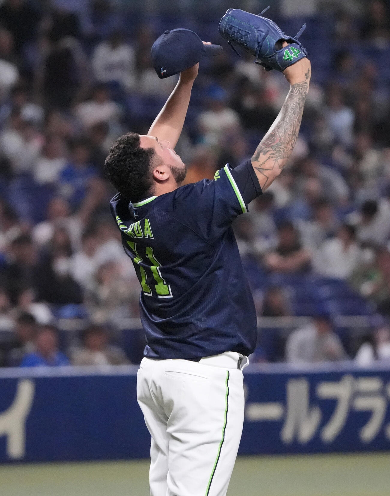 中日対ヤクルト　9回を抑え、喜ぶヤクルトのホセ・キハダ（撮影・森本幸一）