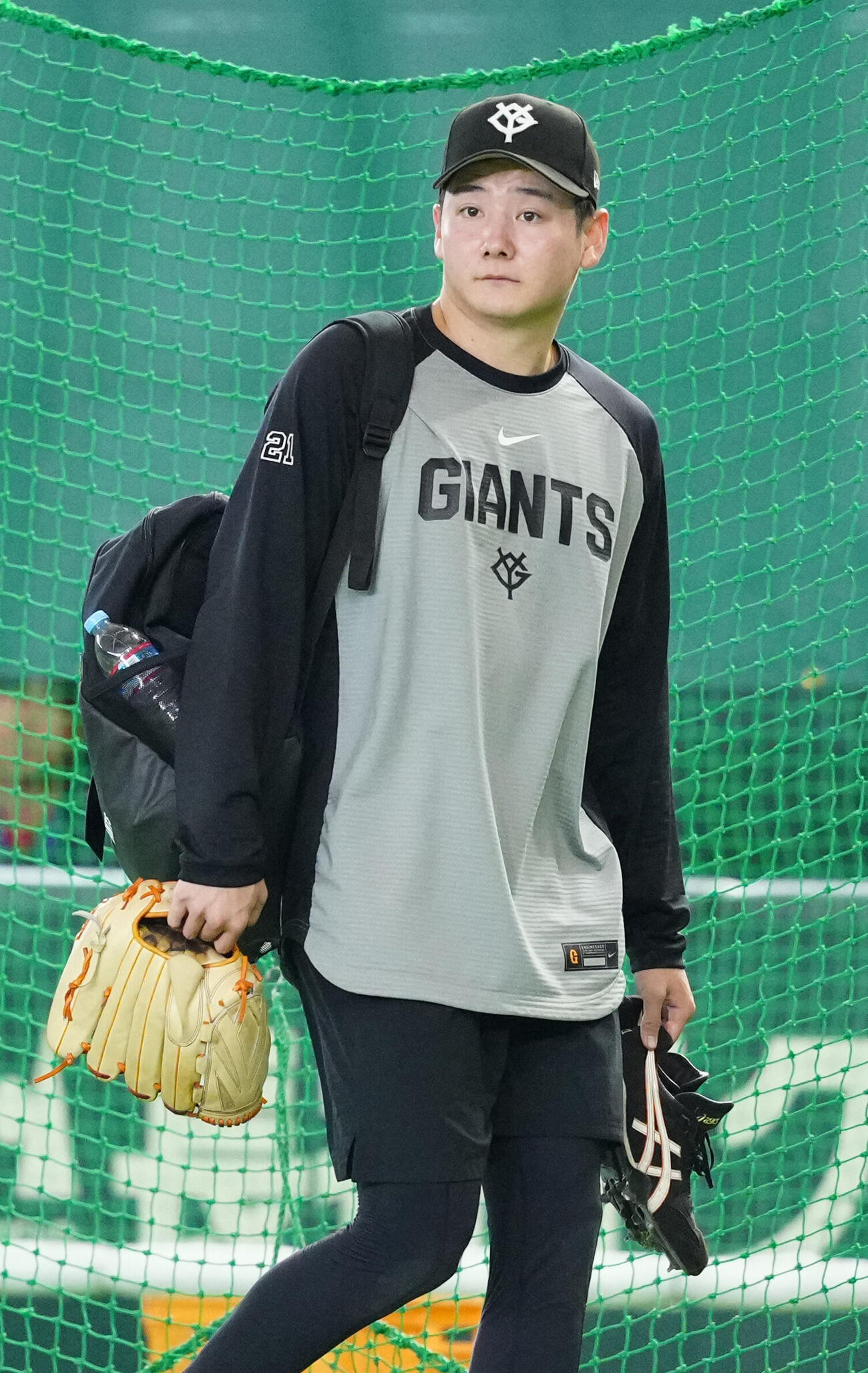 巨人対DeNA　試合前練習を終え、引き揚げる巨人竹丸和幸（撮影・江口和貴）
