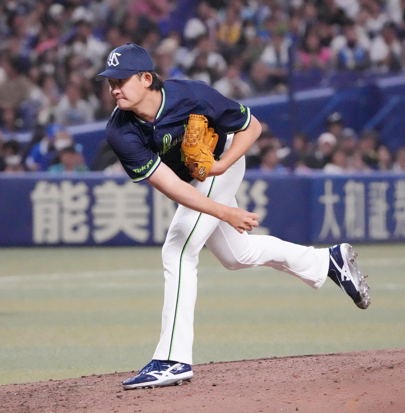 中日対ヤクルト　7回裏中日1死一、二塁、ヤクルト2番手で登板する阪口皓亮（撮影・森本幸一）