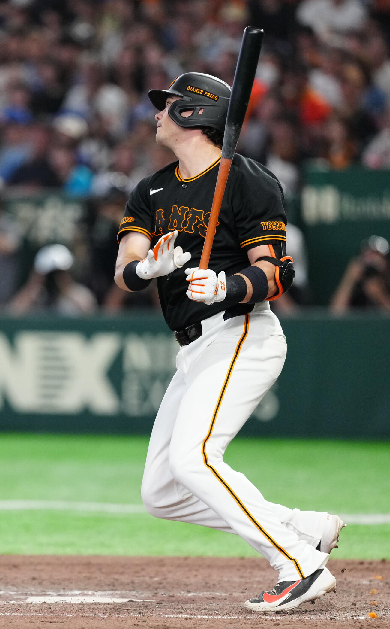 巨人対DeNA 7回裏巨人1死一、三塁、ボビー・ダルベックの投ゴロの間に中川虎大の野手選択で平山功太が生還する（撮影・江口和貴）