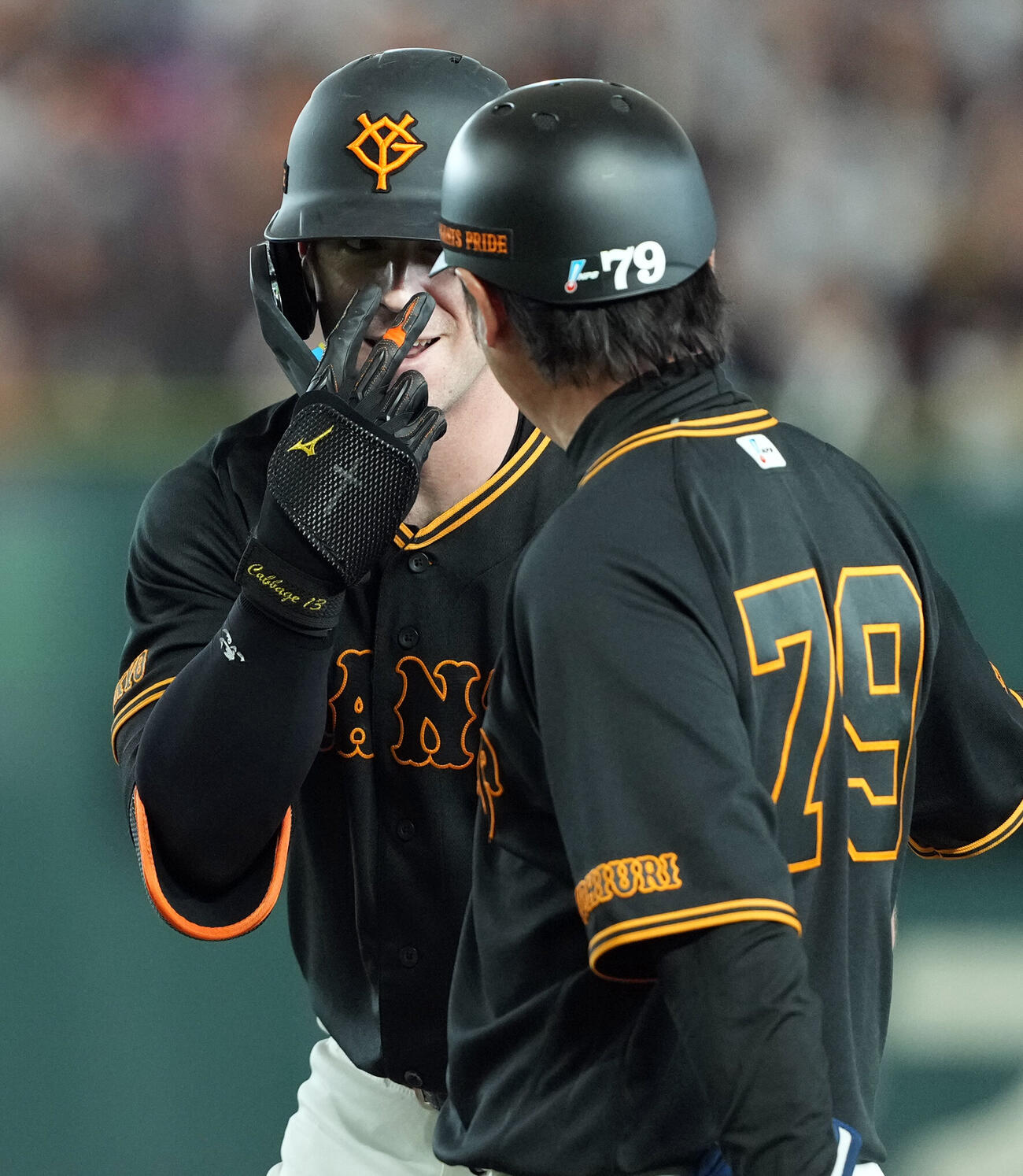 巨人対DeNA 3回裏巨人2死二塁、左前に同点の適時打を放ったトレイ・キャベッジ（撮影・たえ見朱実）