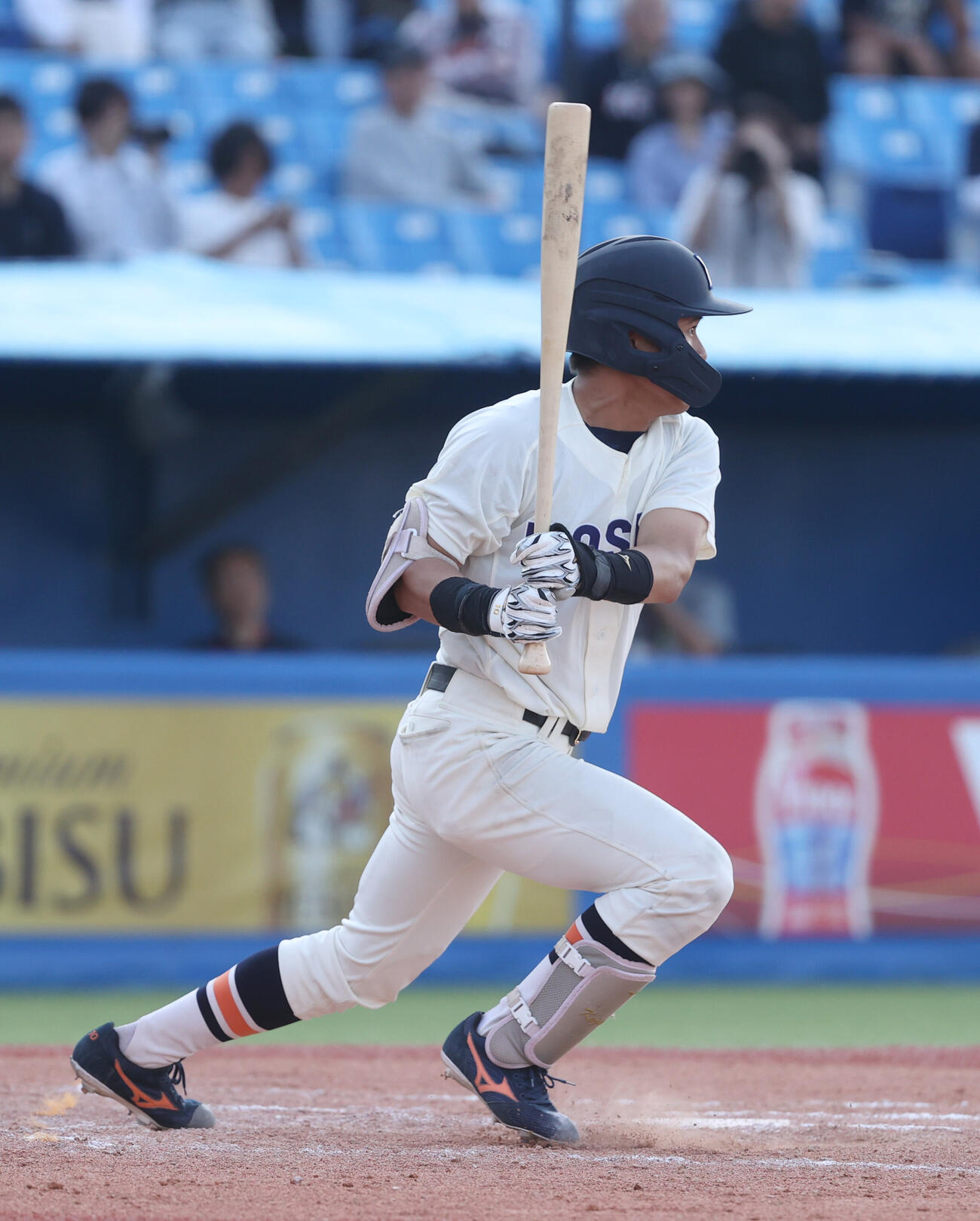 6大学野球　慶大対法大　8回裏法大2死三塁、藤森康淳は適時打を放つ（撮影・柴田隆二）