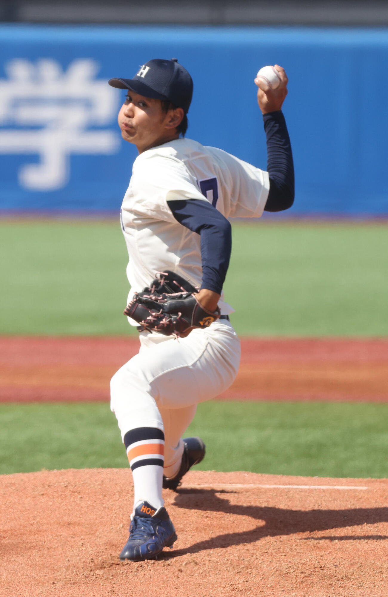 慶大対法大　先発した法大・助川太志（撮影・柴田隆二）