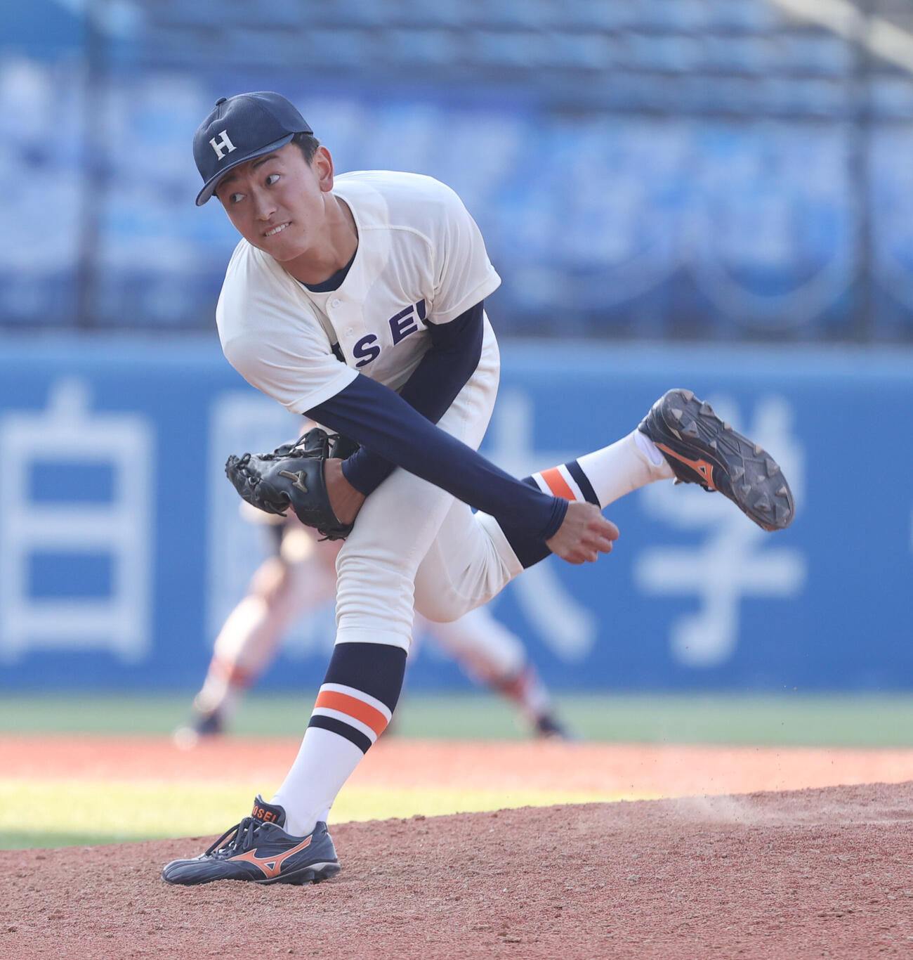 6大学野球　慶大対法大　8回から登板した法大・桜田朔（撮影・柴田隆二）