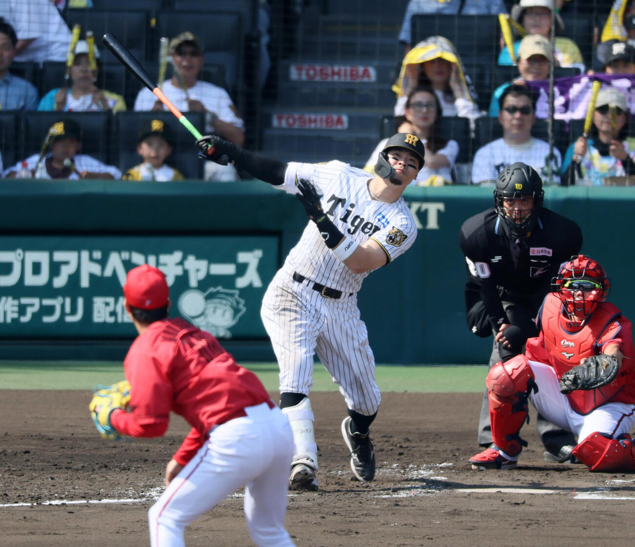 阪神対広島　4回裏阪神無死、佐藤輝明は中越えソロ本塁打を放つ。投手森下暢仁（撮影・加藤哉）
