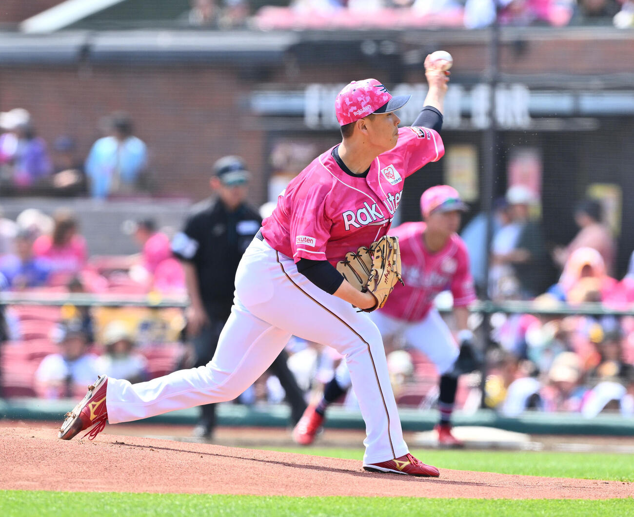 楽天対ソフトバンク　楽天先発の藤井聖（撮影・滝沢徹郎）