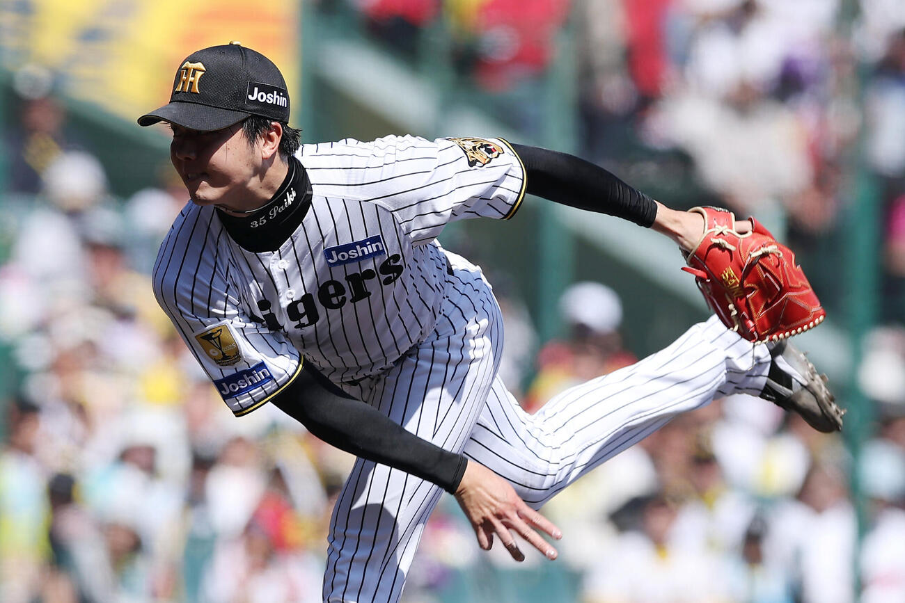 阪神対広島　力投する阪神先発の才木浩人（撮影・前田充）