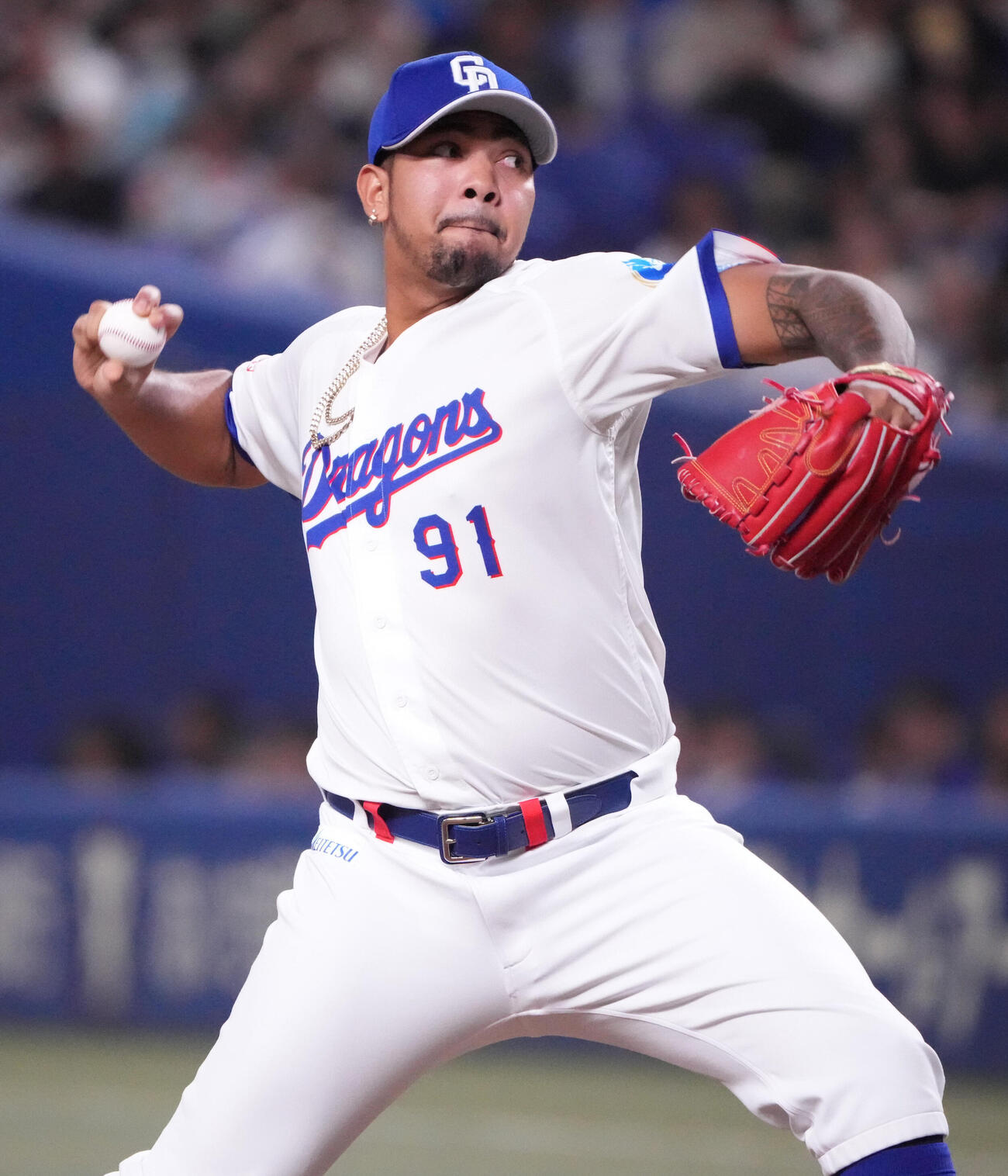 中日対ヤクルト　9回表、中日5番手で登板するウンベルト・メヒア（撮影・森本幸一）