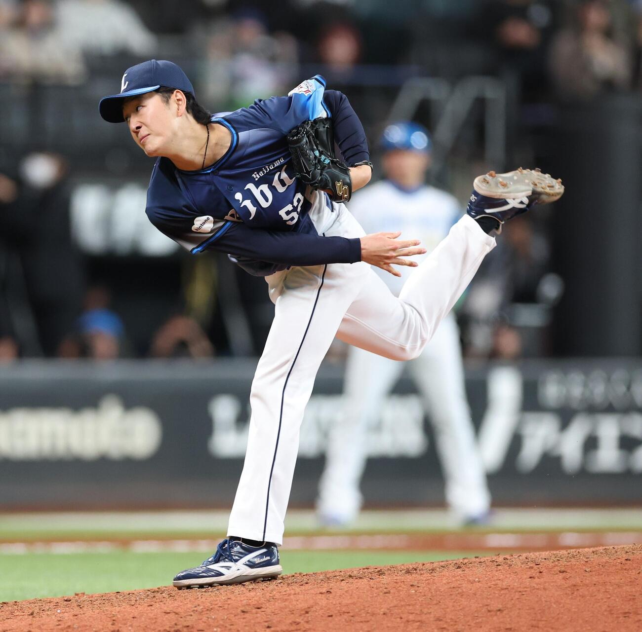 日本ハム対西武　8回に登板の篠原響（撮影・黒川智章）