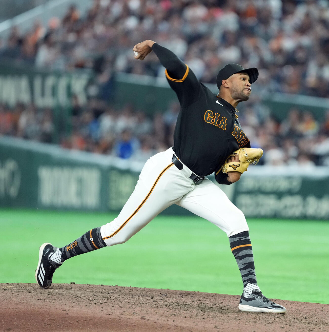 巨人対DeNA 9回からマウンドに上がった巨人ライデル・マルティネス（撮影・たえ見朱実）