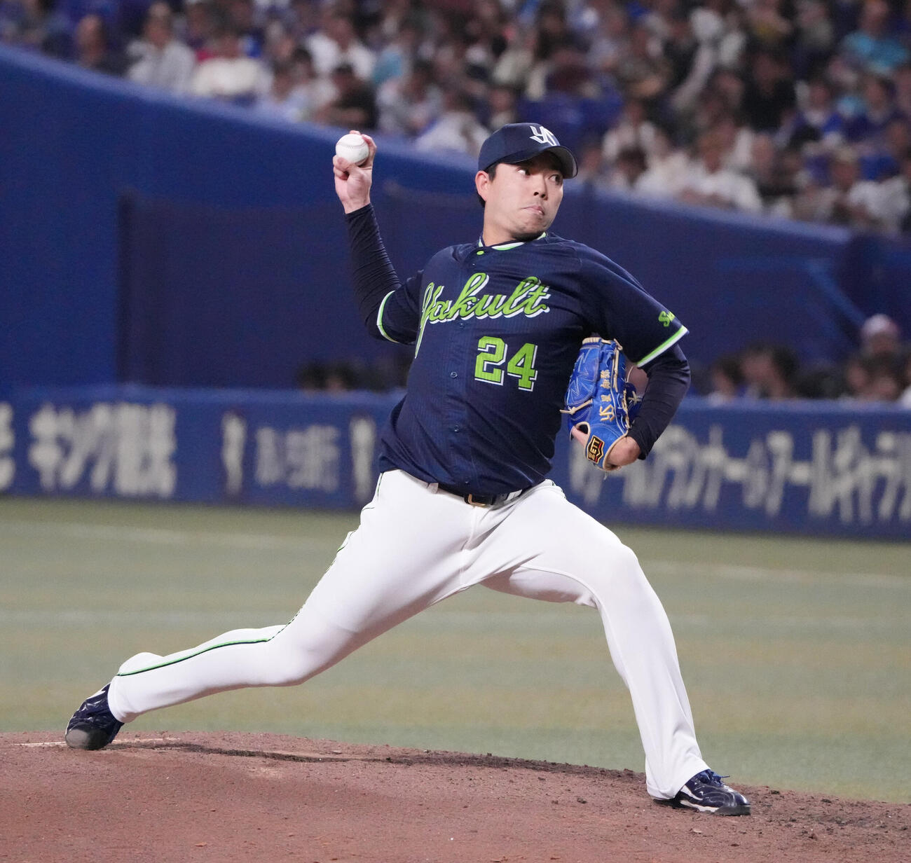 中日対ヤクルト　8回裏、ヤクルト2番手で登板する星知弥（撮影・森本幸一）