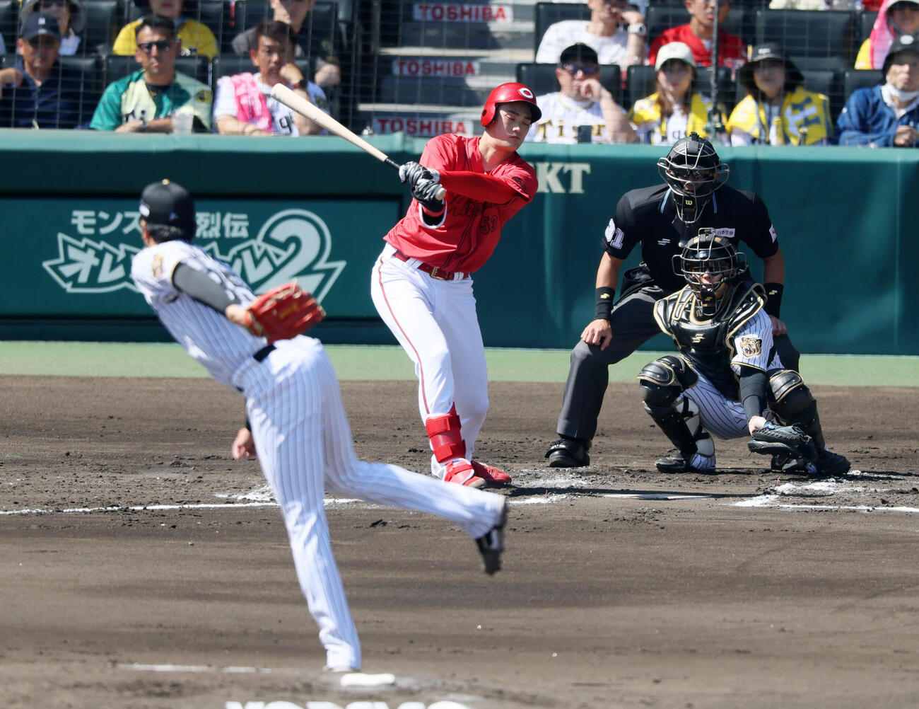 阪神対広島　3回表広島2死、三振に倒れる岡本駿。投手才木浩人(撮影・加藤哉）