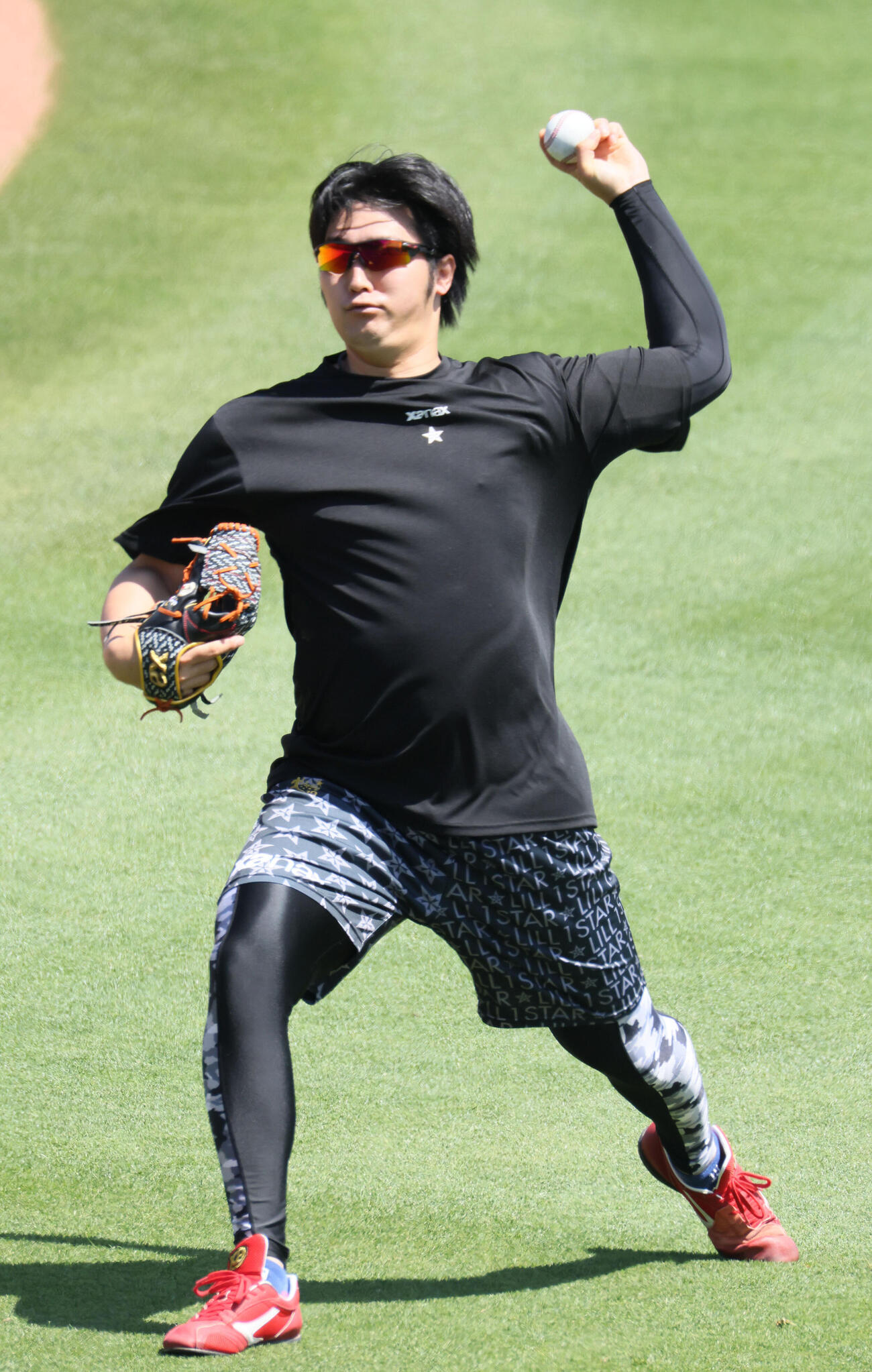 広島投手指名練習　キャッチボールをする床田寛樹（撮影・加藤孝規）