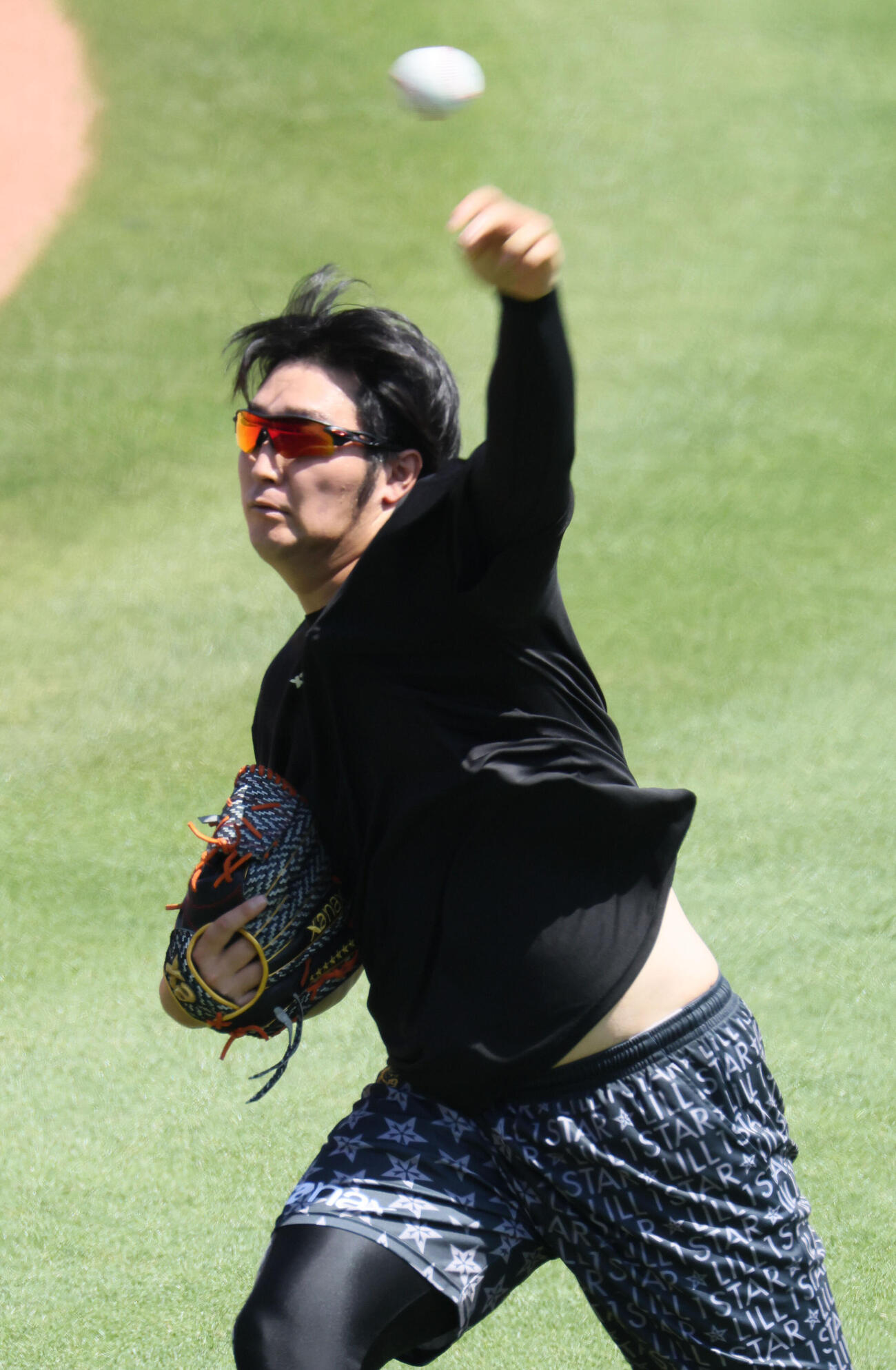 広島投手指名練習　キャッチボールをする床田寛樹（撮影・加藤孝規）