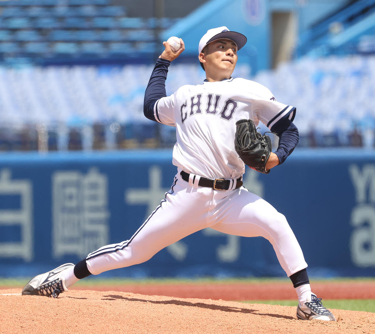 東都大学野球　東洋大対中大　先発した中大・東恩納蒼（撮影・柴田隆二）