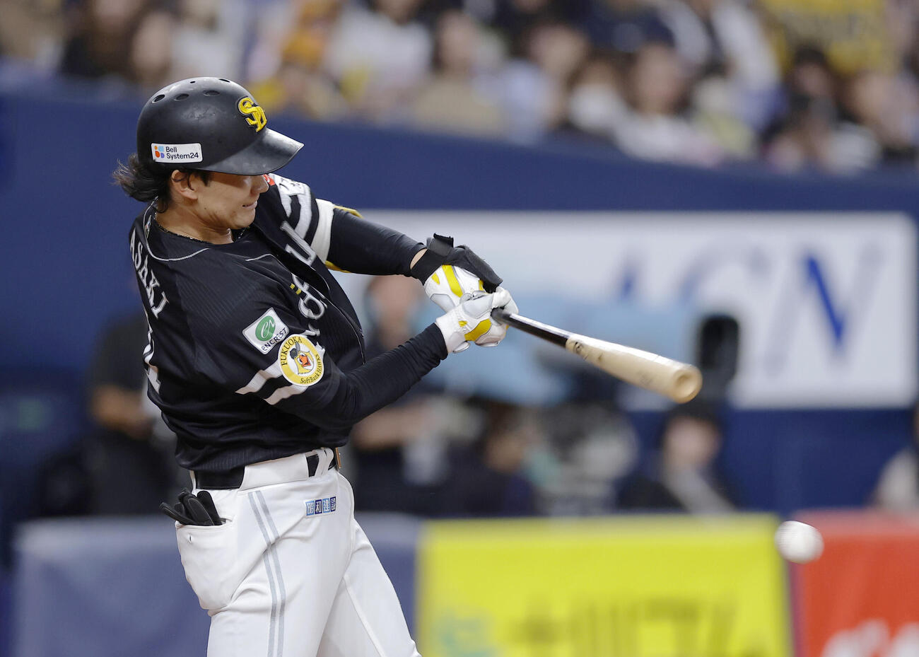 3回ソフトバンク1死三塁、正木が左前に適時打を放つ＝京セラドーム