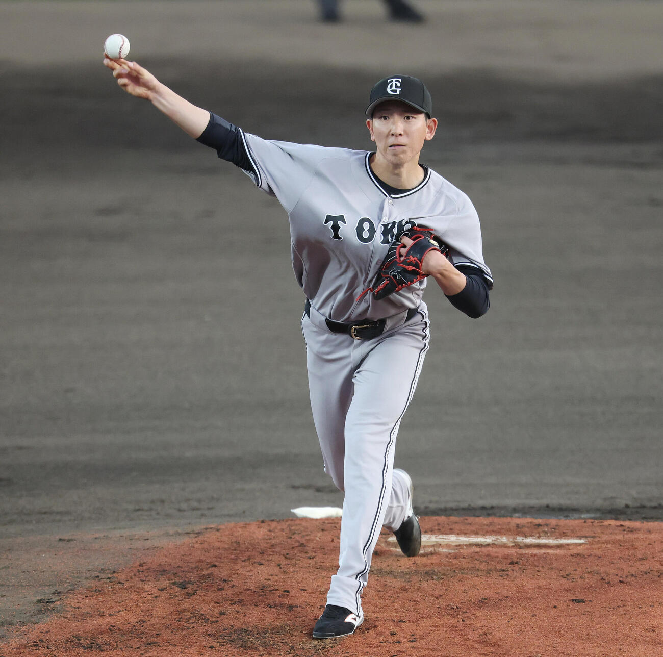 ヤクルト対巨人　巨人先発の戸郷翔征（撮影・宮地輝）
