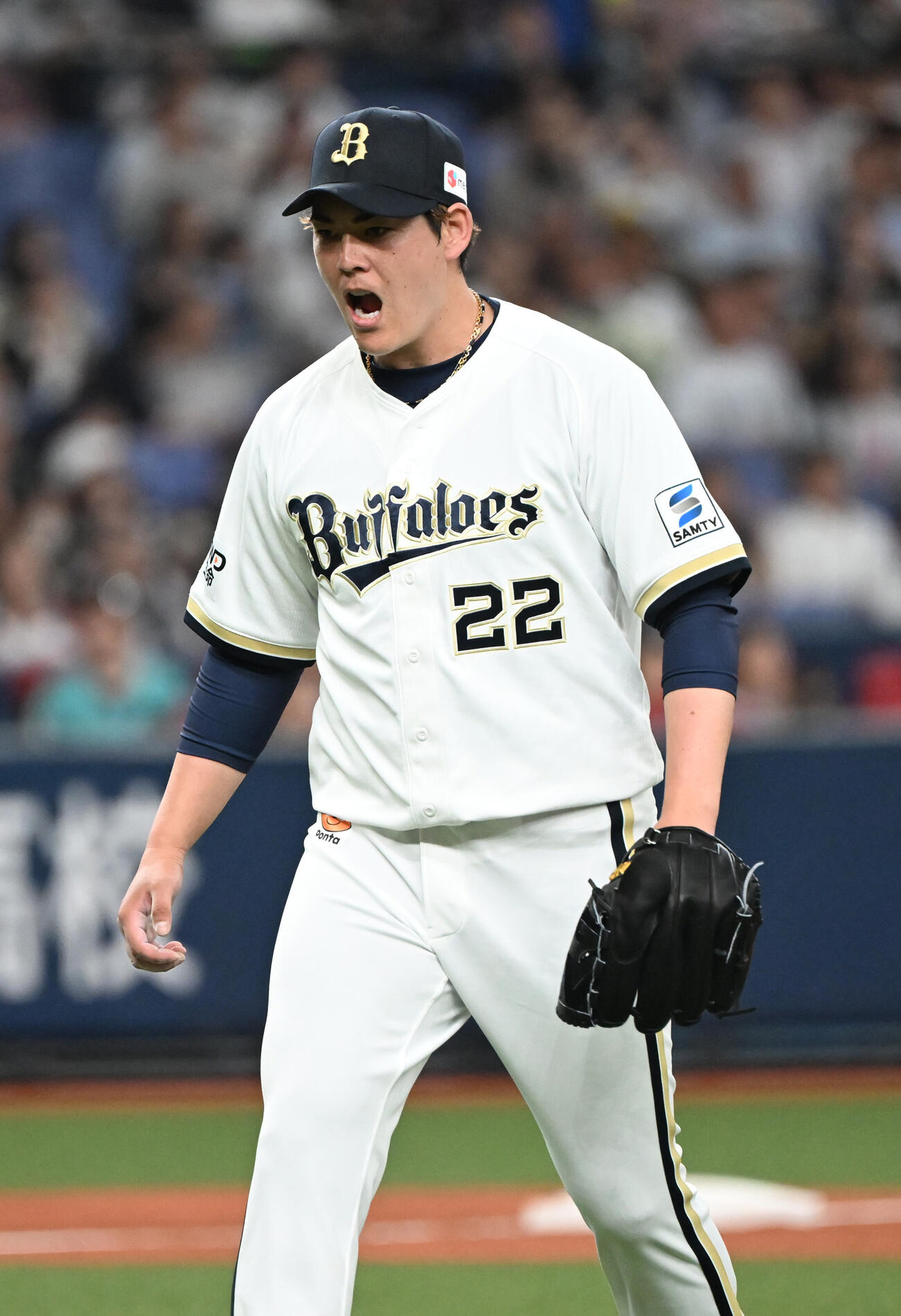 オリックス対ソフトバンク　3回表ソフトバンク2死一、三塁、栗原を右飛に打ちとり声をあげる九里亜蓮（撮影・和賀正仁）