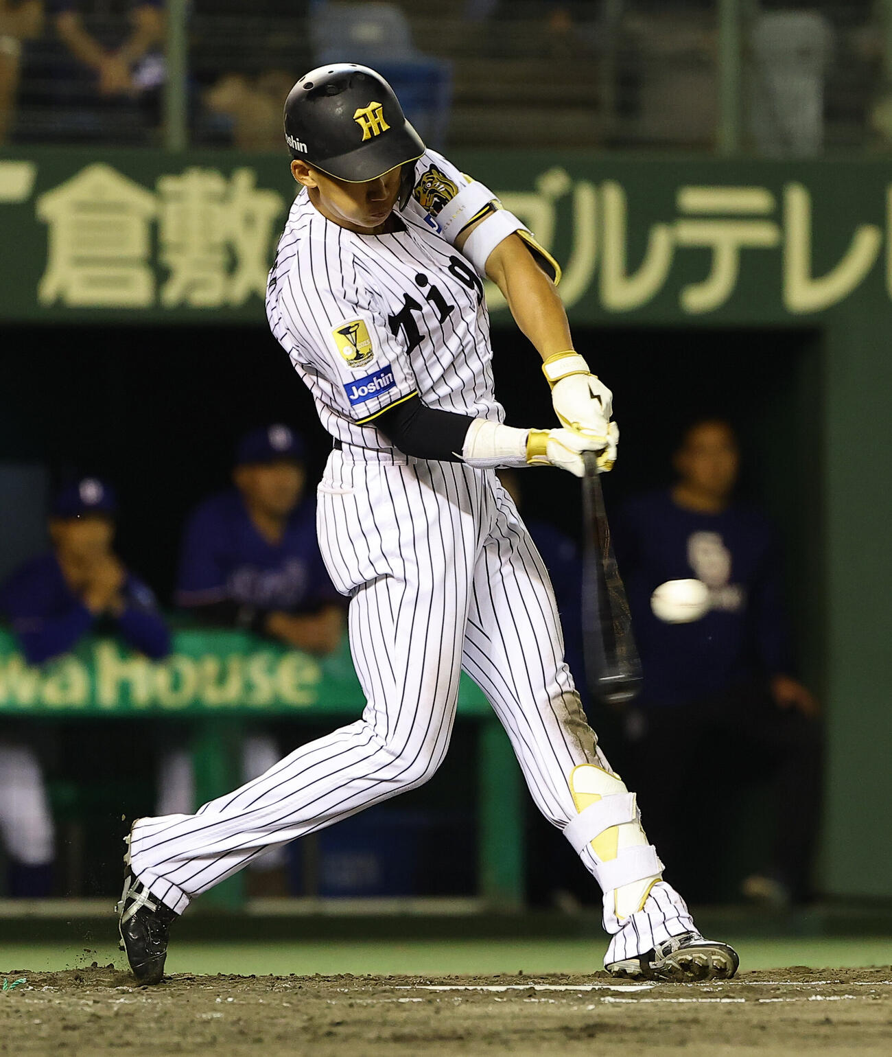 阪神対中日　7回裏阪神2死満塁、立石正広は中飛に倒れる（撮影・上田博志）