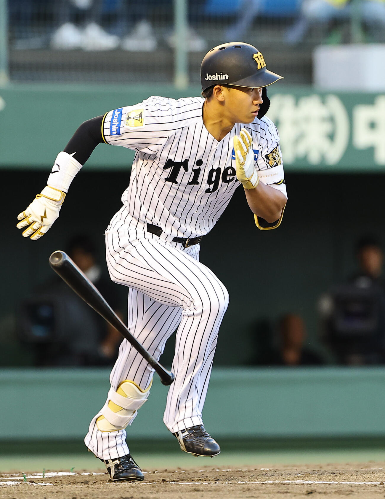 阪神対中日　2回裏阪神無死、立石正広はプロ初安打を放つ（撮影・上田博志）