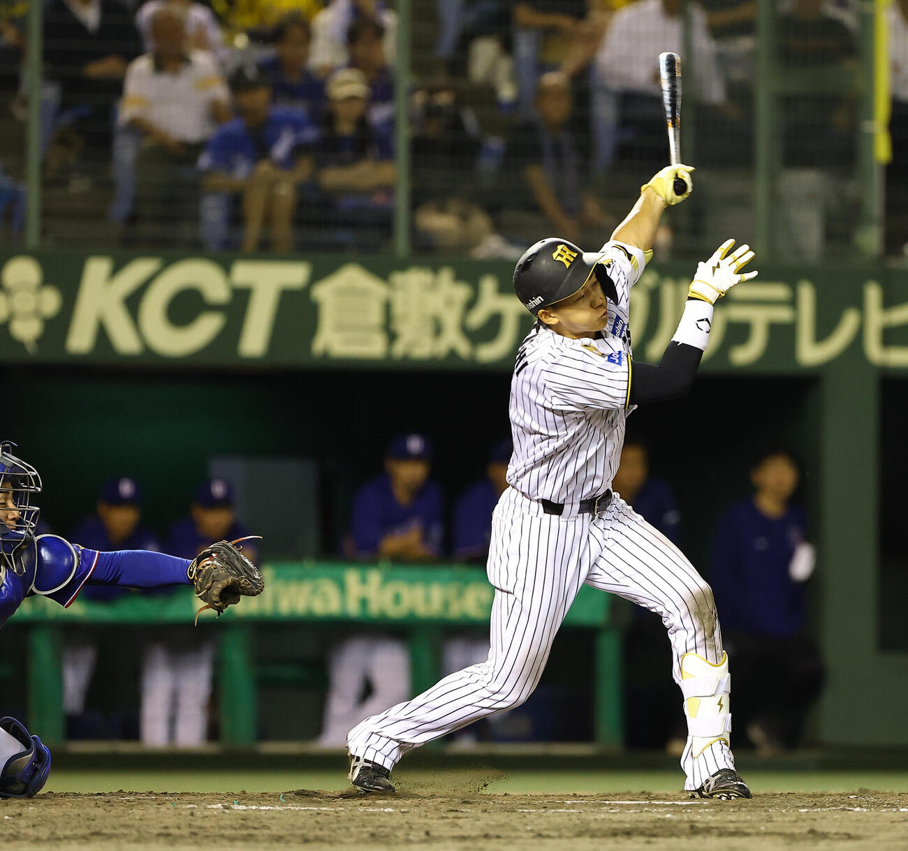 阪神対中日　5回裏阪神2死一、三塁、立石正広は三振に倒れる（撮影・上田博志）